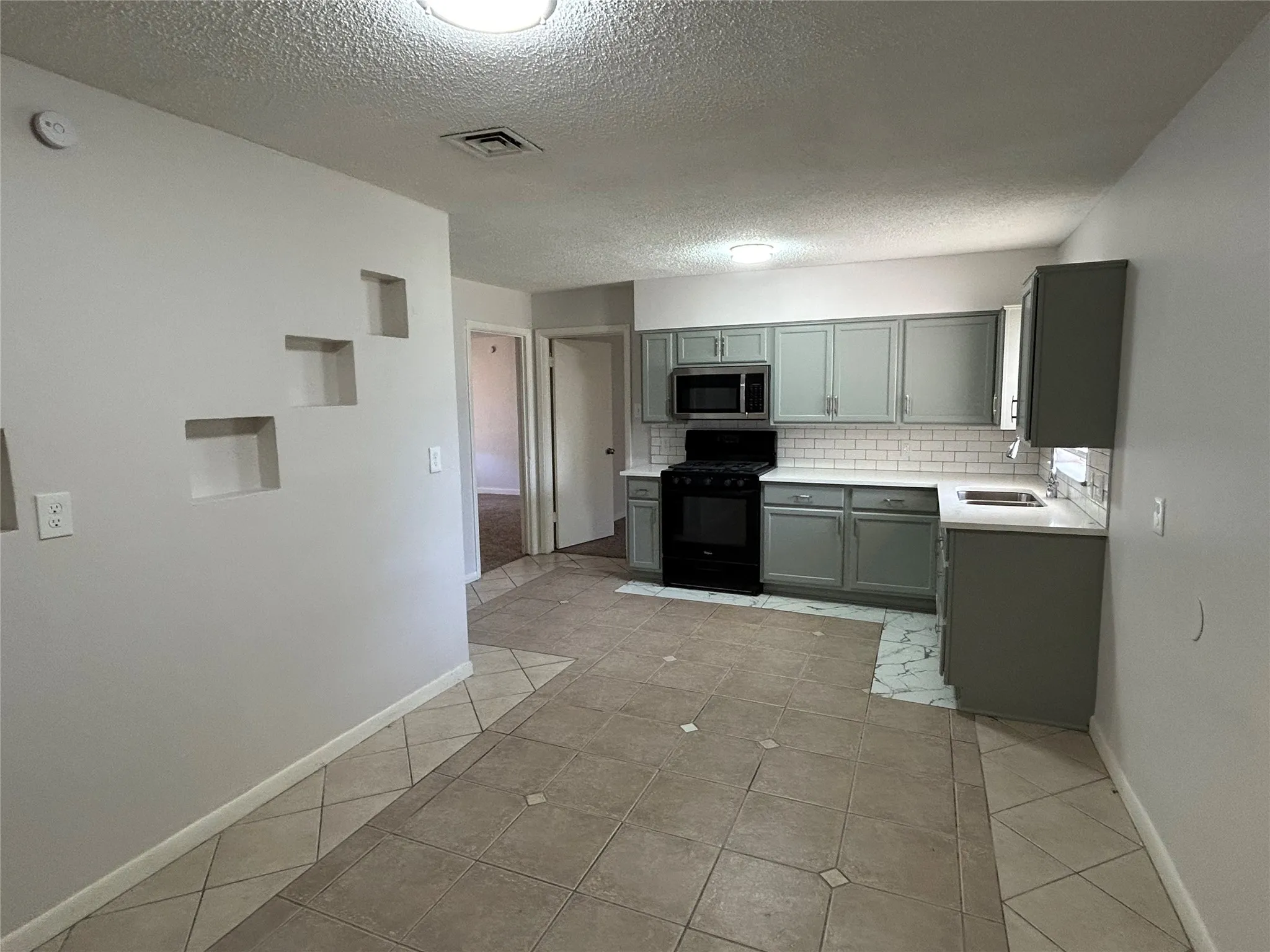 Single Family Residence For Sale in Dallas County , 130 W Cherry Point Drive, Dallas, Texas 75232, 4 Bedroom, 1 Bathroom, Garage spaces, 1,401 Sqft, built in 1941, mls#21328538, Real Estate Agent in Dallas, Homes For Sale in Dallas county, Homes For Sale in Dallas, Realtor in Dallas Texas, Real Estate Brokerage Independent Realty Texas, Luminita Cordes Realtor