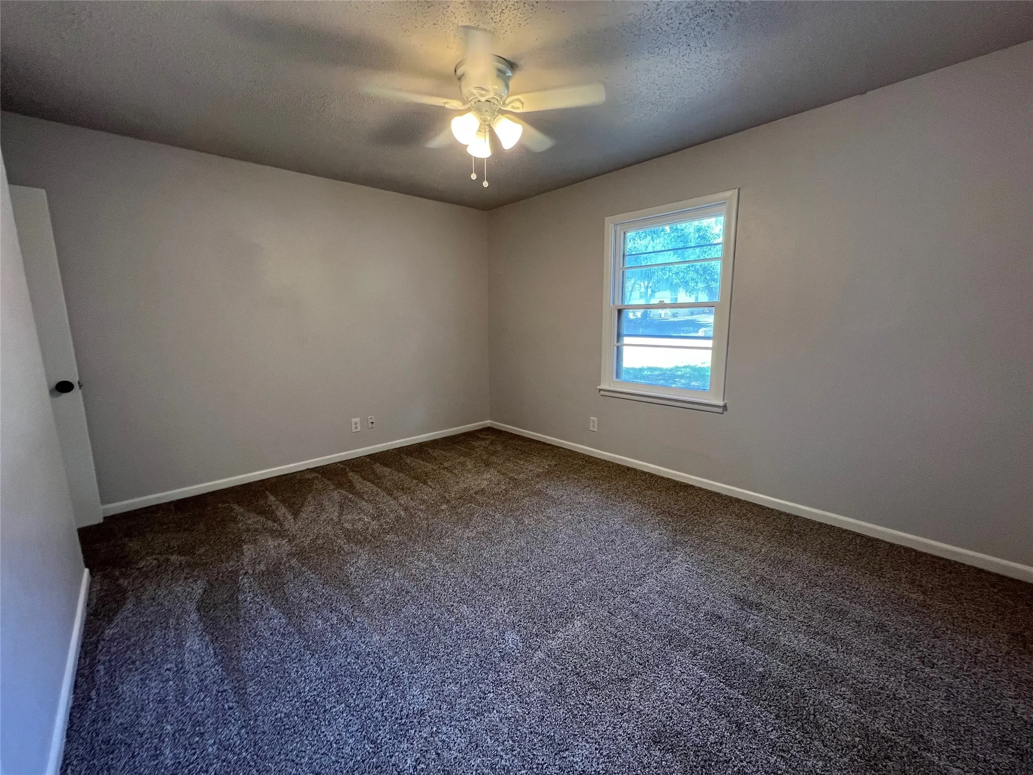 Single Family Residence For Rent in Tarrant County , 213 Wanda Way, Hurst, Texas 76053, 3 Bedroom, 2 Bathroom, Garage spaces, 1,349 Sqft, built in 1958, mls#21328539, Real Estate Agent in Hurst, Homes For Rent in Tarrant county, Homes For Rent in Hurst, Realtor in Hurst Texas, Real Estate Brokerage Independent Realty Texas, Luminita Cordes Realtor