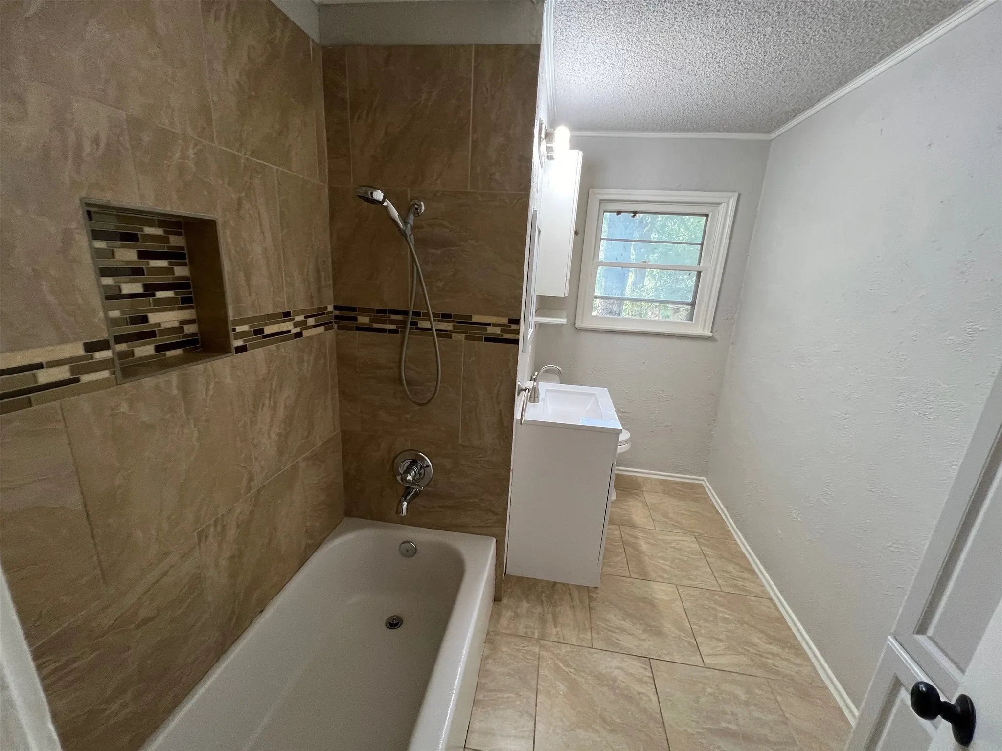 Single Family Residence For Rent in Tarrant County , 213 Wanda Way, Hurst, Texas 76053, 3 Bedroom, 2 Bathroom, Garage spaces, 1,349 Sqft, built in 1958, mls#21328539, Real Estate Agent in Hurst, Homes For Rent in Tarrant county, Homes For Rent in Hurst, Realtor in Hurst Texas, Real Estate Brokerage Independent Realty Texas, Luminita Cordes Realtor