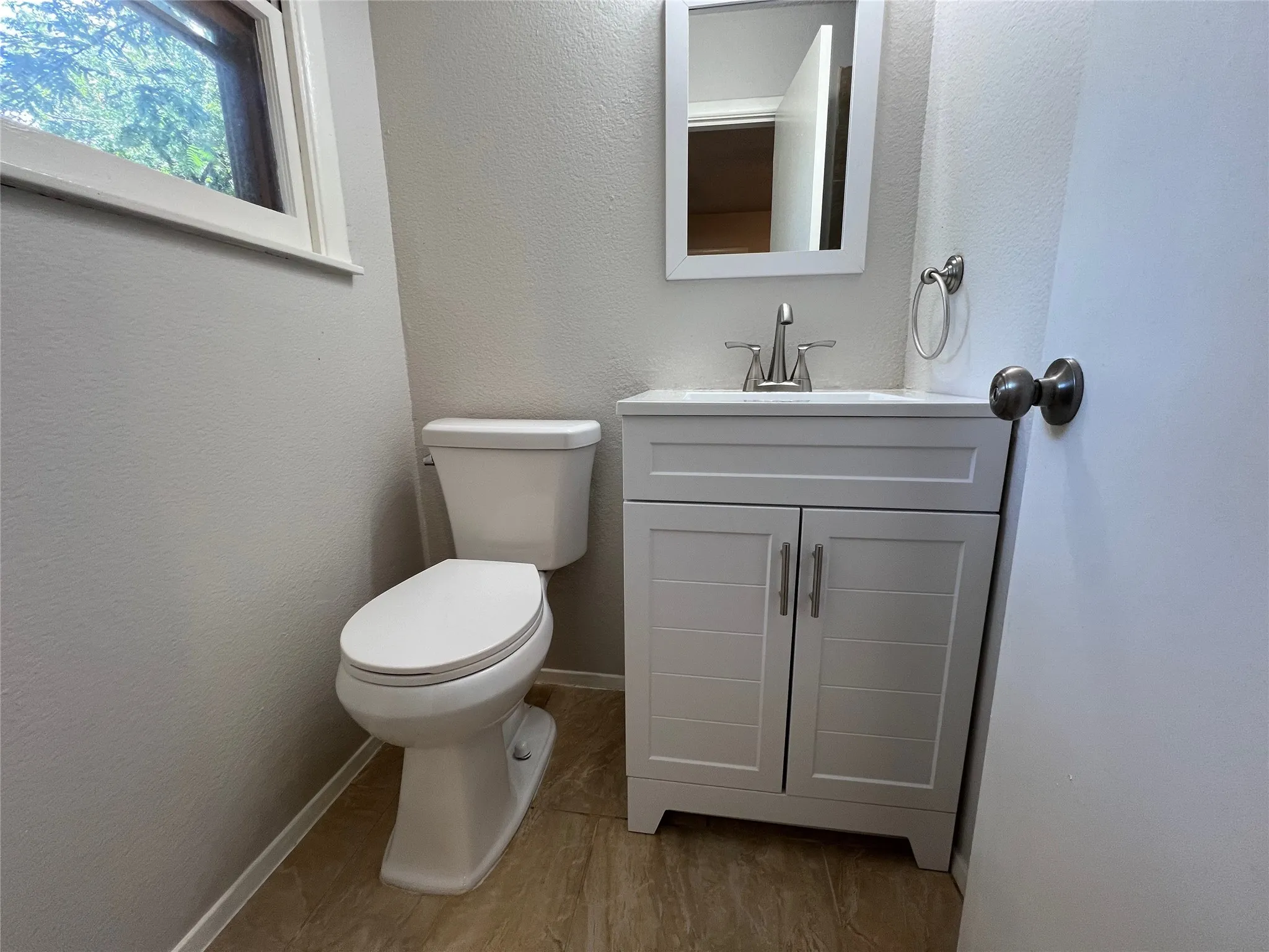 Single Family Residence For Rent in Tarrant County , 213 Wanda Way, Hurst, Texas 76053, 3 Bedroom, 2 Bathroom, Garage spaces, 1,349 Sqft, built in 1958, mls#21328539, Real Estate Agent in Hurst, Homes For Rent in Tarrant county, Homes For Rent in Hurst, Realtor in Hurst Texas, Real Estate Brokerage Independent Realty Texas, Luminita Cordes Realtor