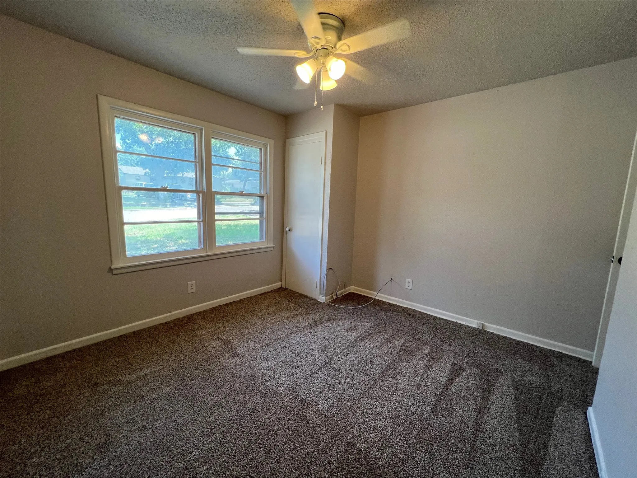 Single Family Residence For Rent in Tarrant County , 213 Wanda Way, Hurst, Texas 76053, 3 Bedroom, 2 Bathroom, Garage spaces, 1,349 Sqft, built in 1958, mls#21328539, Real Estate Agent in Hurst, Homes For Rent in Tarrant county, Homes For Rent in Hurst, Realtor in Hurst Texas, Real Estate Brokerage Independent Realty Texas, Luminita Cordes Realtor