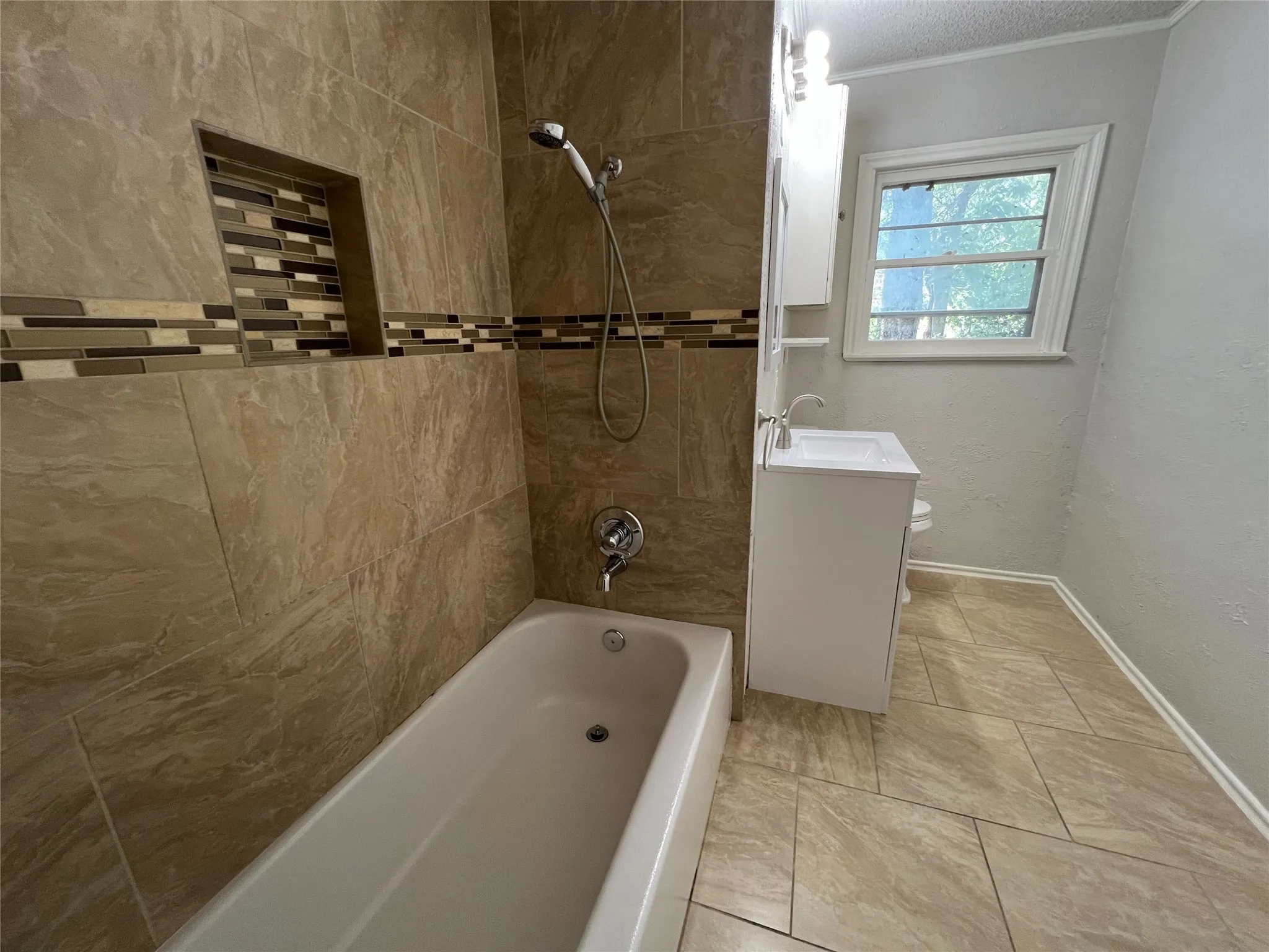 Single Family Residence For Rent in Tarrant County , 213 Wanda Way, Hurst, Texas 76053, 3 Bedroom, 2 Bathroom, Garage spaces, 1,349 Sqft, built in 1958, mls#21328539, Real Estate Agent in Hurst, Homes For Rent in Tarrant county, Homes For Rent in Hurst, Realtor in Hurst Texas, Real Estate Brokerage Independent Realty Texas, Luminita Cordes Realtor