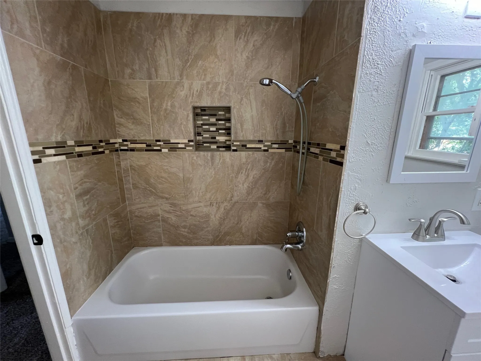 Updated tub in secondary bath