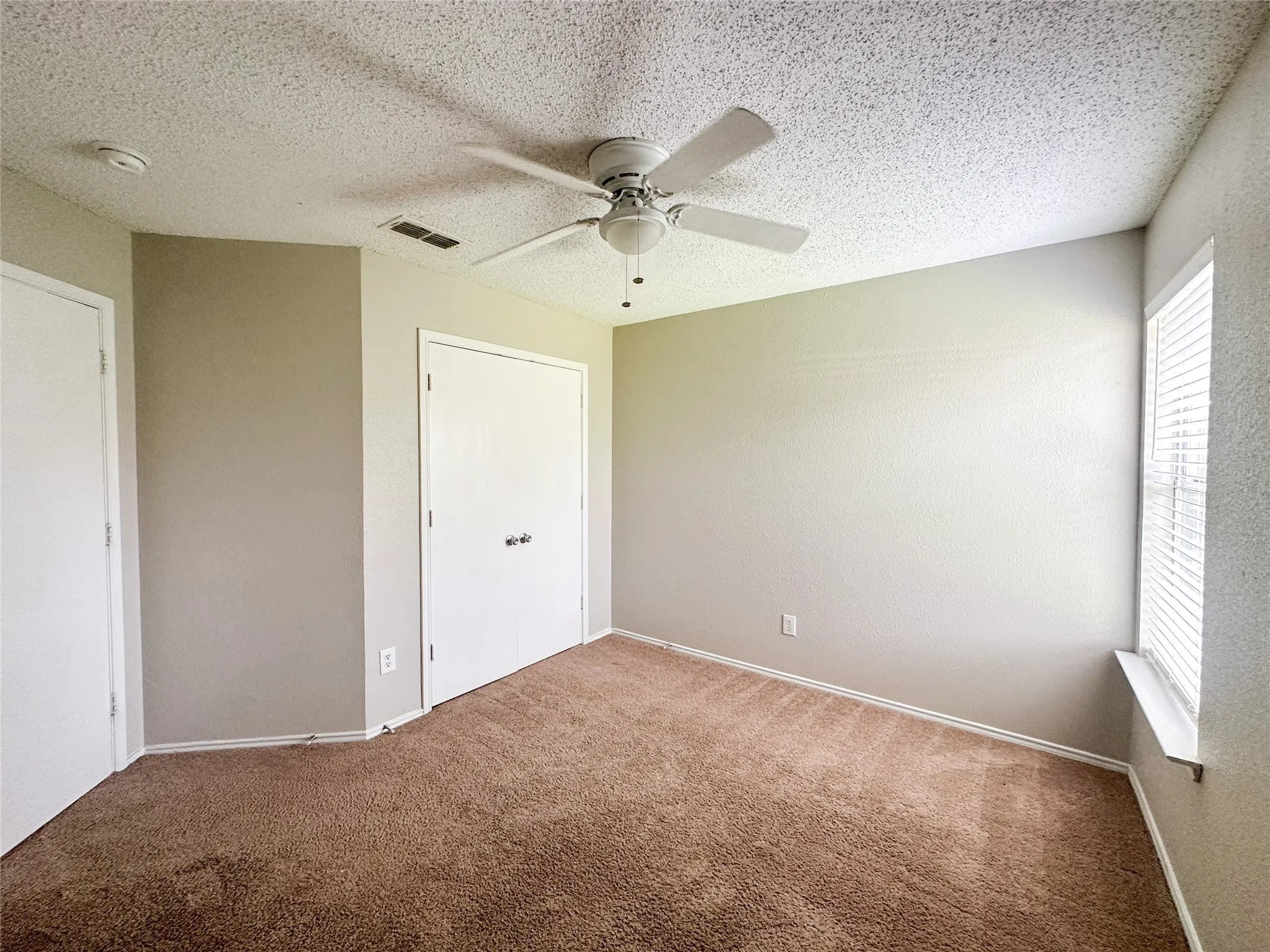 Single Family Residence For Sale in Tarrant County , 10245 Brea Canyon Road, Fort Worth, Texas 76108, 4 Bedroom, 2 Bathroom, 2 Garage spaces, 1,825 Sqft, built in 1999, mls#21328545, Real Estate Agent in Fort Worth, Homes For Sale in Tarrant county, Homes For Sale in Fort Worth, Realtor in Fort Worth Texas, Real Estate Brokerage Independent Realty Texas, Luminita Cordes Realtor