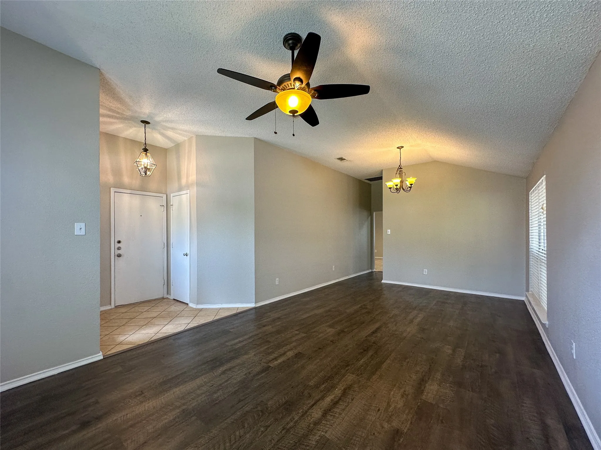 Single Family Residence For Sale in Tarrant County , 10245 Brea Canyon Road, Fort Worth, Texas 76108, 4 Bedroom, 2 Bathroom, 2 Garage spaces, 1,825 Sqft, built in 1999, mls#21328545, Real Estate Agent in Fort Worth, Homes For Sale in Tarrant county, Homes For Sale in Fort Worth, Realtor in Fort Worth Texas, Real Estate Brokerage Independent Realty Texas, Luminita Cordes Realtor