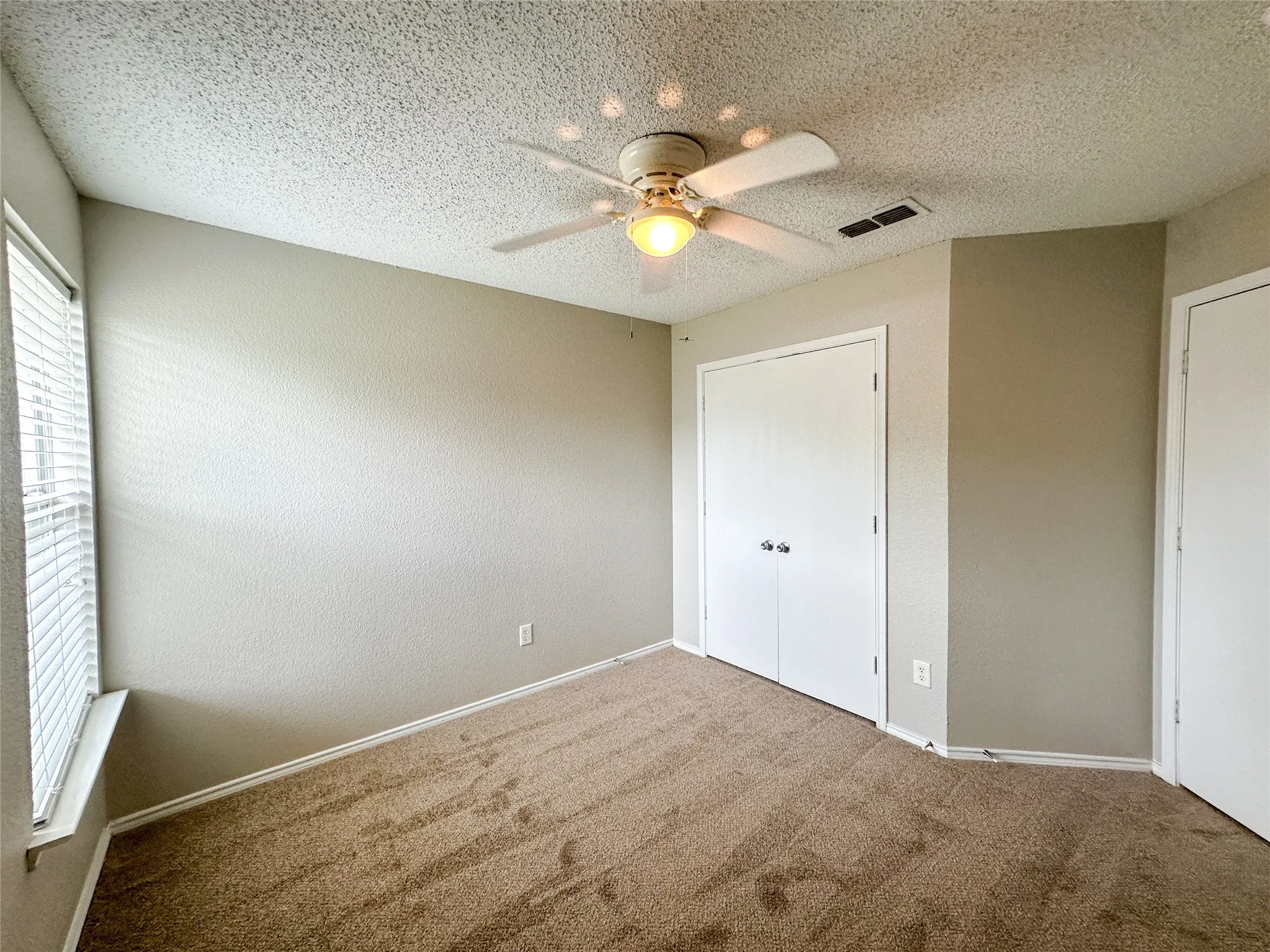 Single Family Residence For Sale in Tarrant County , 10245 Brea Canyon Road, Fort Worth, Texas 76108, 4 Bedroom, 2 Bathroom, 2 Garage spaces, 1,825 Sqft, built in 1999, mls#21328545, Real Estate Agent in Fort Worth, Homes For Sale in Tarrant county, Homes For Sale in Fort Worth, Realtor in Fort Worth Texas, Real Estate Brokerage Independent Realty Texas, Luminita Cordes Realtor