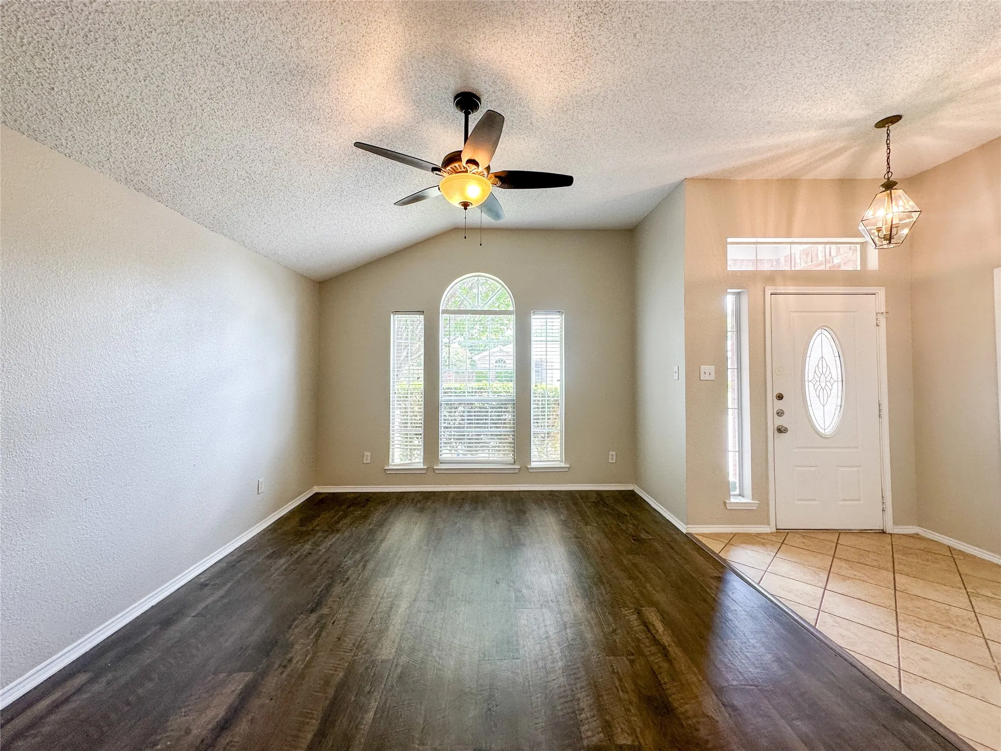 Single Family Residence For Sale in Tarrant County , 10245 Brea Canyon Road, Fort Worth, Texas 76108, 4 Bedroom, 2 Bathroom, 2 Garage spaces, 1,825 Sqft, built in 1999, mls#21328545, Real Estate Agent in Fort Worth, Homes For Sale in Tarrant county, Homes For Sale in Fort Worth, Realtor in Fort Worth Texas, Real Estate Brokerage Independent Realty Texas, Luminita Cordes Realtor
