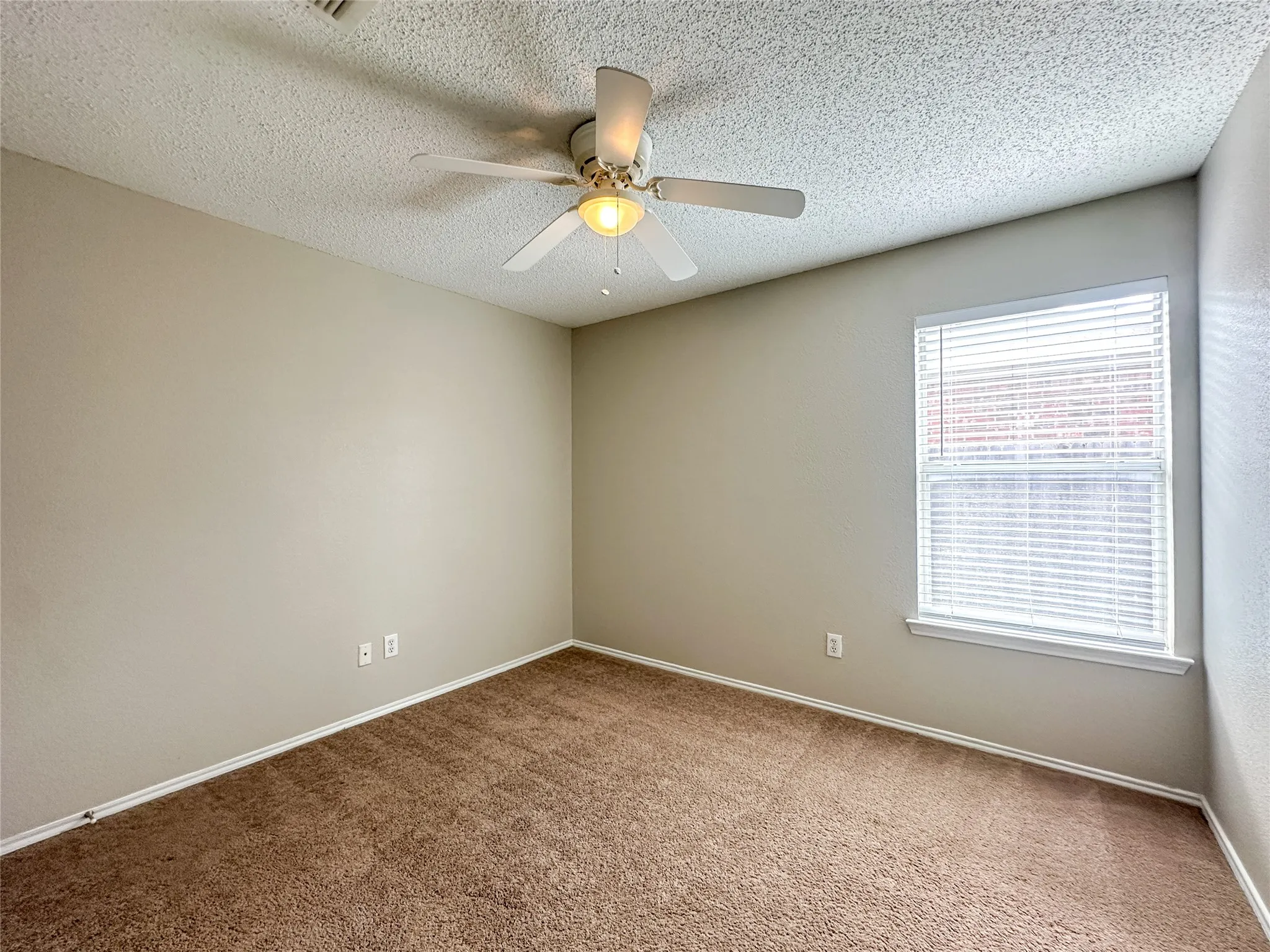 Single Family Residence For Sale in Tarrant County , 10245 Brea Canyon Road, Fort Worth, Texas 76108, 4 Bedroom, 2 Bathroom, 2 Garage spaces, 1,825 Sqft, built in 1999, mls#21328545, Real Estate Agent in Fort Worth, Homes For Sale in Tarrant county, Homes For Sale in Fort Worth, Realtor in Fort Worth Texas, Real Estate Brokerage Independent Realty Texas, Luminita Cordes Realtor