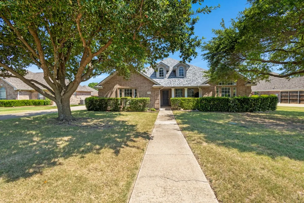 Single Family Residence For Sale in Denton County , 135 Honeysuckle Drive, Justin, Texas 76247, 4 Bedroom, 2 Bathroom, 2 Garage spaces, 2,042 Sqft, built in 1998, mls#21327135, Real Estate Agent in Justin, Homes For Sale in Denton county, Homes For Sale in Justin, Realtor in Justin Texas, Real Estate Brokerage Independent Realty Texas, Luminita Cordes Realtor
