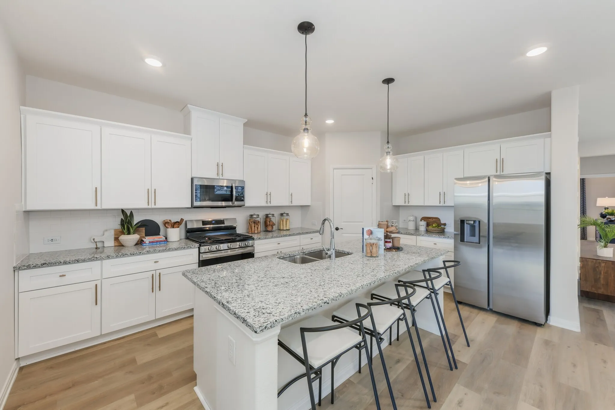 With outstanding storage and prep space, all the chefs in the family will love creating culinary delights in this dream kitchen!