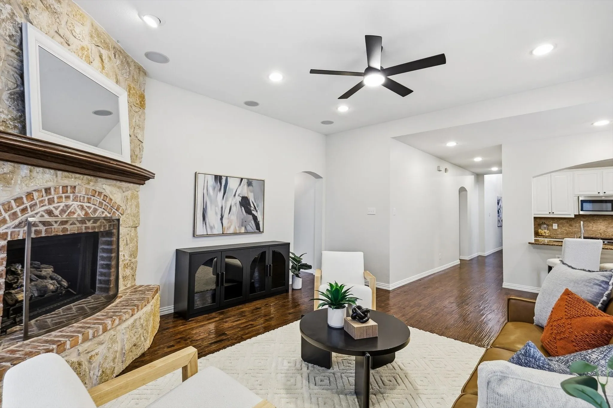 Single Family Residence For Sale in Denton County , 1336 Burnett Drive, Lantana, Texas 76226, 4 Bedroom, 3 Bathroom, 2 Garage spaces, 2,853 Sqft, built in 2007, mls#21294064, Real Estate Agent in Lantana, Homes For Sale in Denton county, Homes For Sale in Lantana, Realtor in Lantana Texas, Real Estate Brokerage Independent Realty Texas, Luminita Cordes Realtor