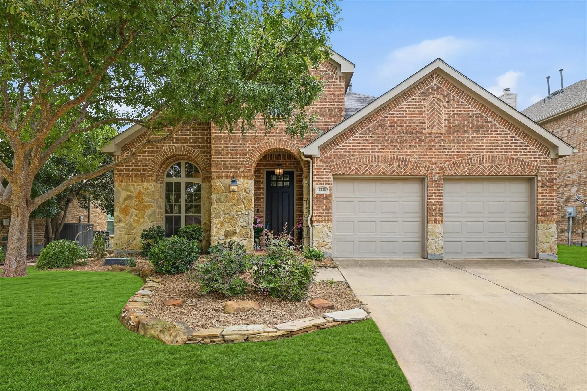 Single Family Residence For Sale in Denton County , 1336 Burnett Drive, Lantana, Texas 76226, 4 Bedroom, 3 Bathroom, 2 Garage spaces, 2,853 Sqft, built in 2007, mls#21294064, Real Estate Agent in Lantana, Homes For Sale in Denton county, Homes For Sale in Lantana, Realtor in Lantana Texas, Real Estate Brokerage Independent Realty Texas, Luminita Cordes Realtor