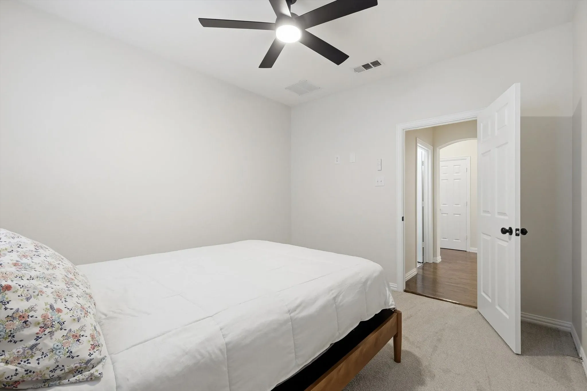 Single Family Residence For Sale in Denton County , 1336 Burnett Drive, Lantana, Texas 76226, 4 Bedroom, 3 Bathroom, 2 Garage spaces, 2,853 Sqft, built in 2007, mls#21294064, Real Estate Agent in Lantana, Homes For Sale in Denton county, Homes For Sale in Lantana, Realtor in Lantana Texas, Real Estate Brokerage Independent Realty Texas, Luminita Cordes Realtor