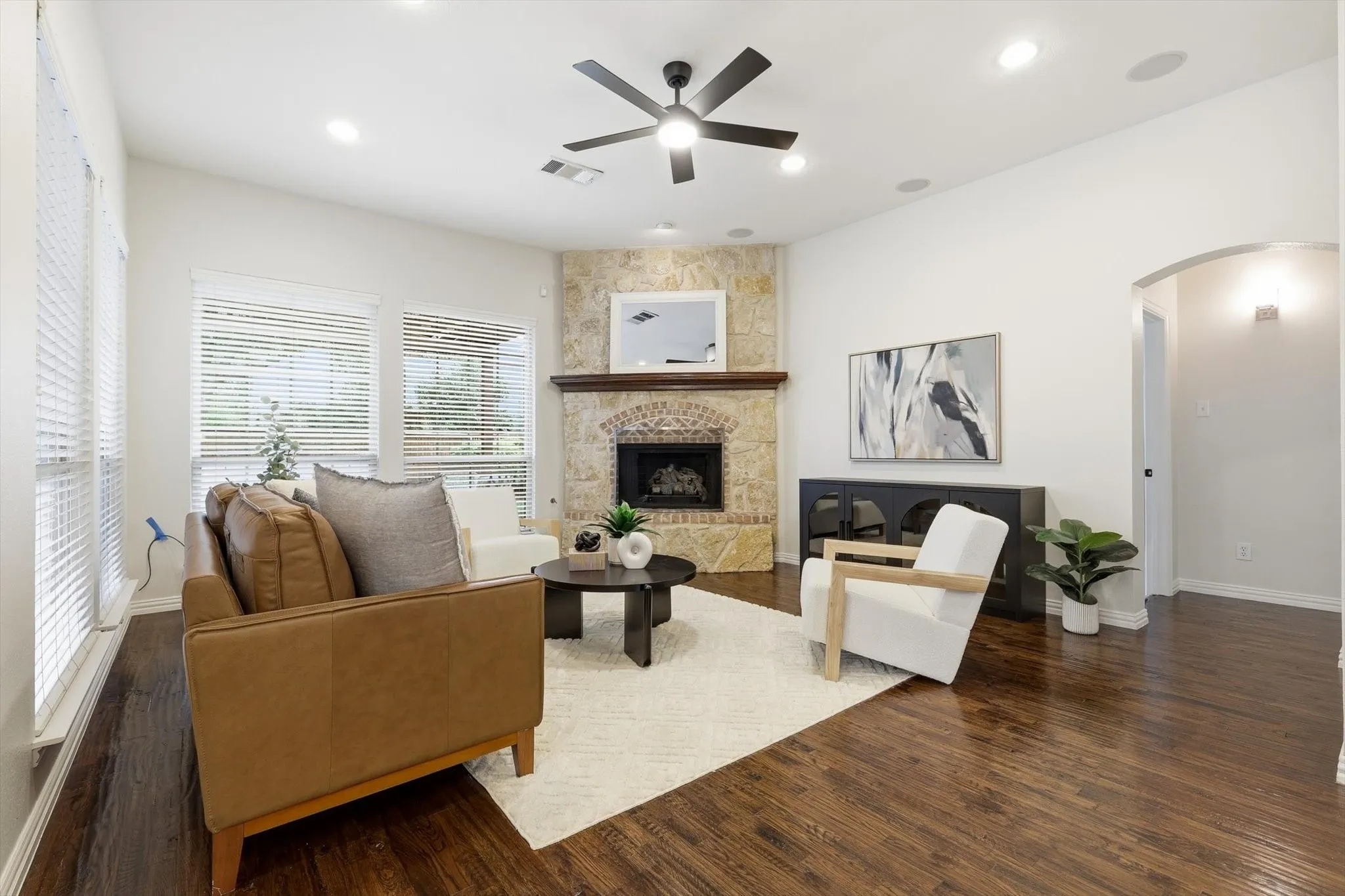 Single Family Residence For Sale in Denton County , 1336 Burnett Drive, Lantana, Texas 76226, 4 Bedroom, 3 Bathroom, 2 Garage spaces, 2,853 Sqft, built in 2007, mls#21294064, Real Estate Agent in Lantana, Homes For Sale in Denton county, Homes For Sale in Lantana, Realtor in Lantana Texas, Real Estate Brokerage Independent Realty Texas, Luminita Cordes Realtor
