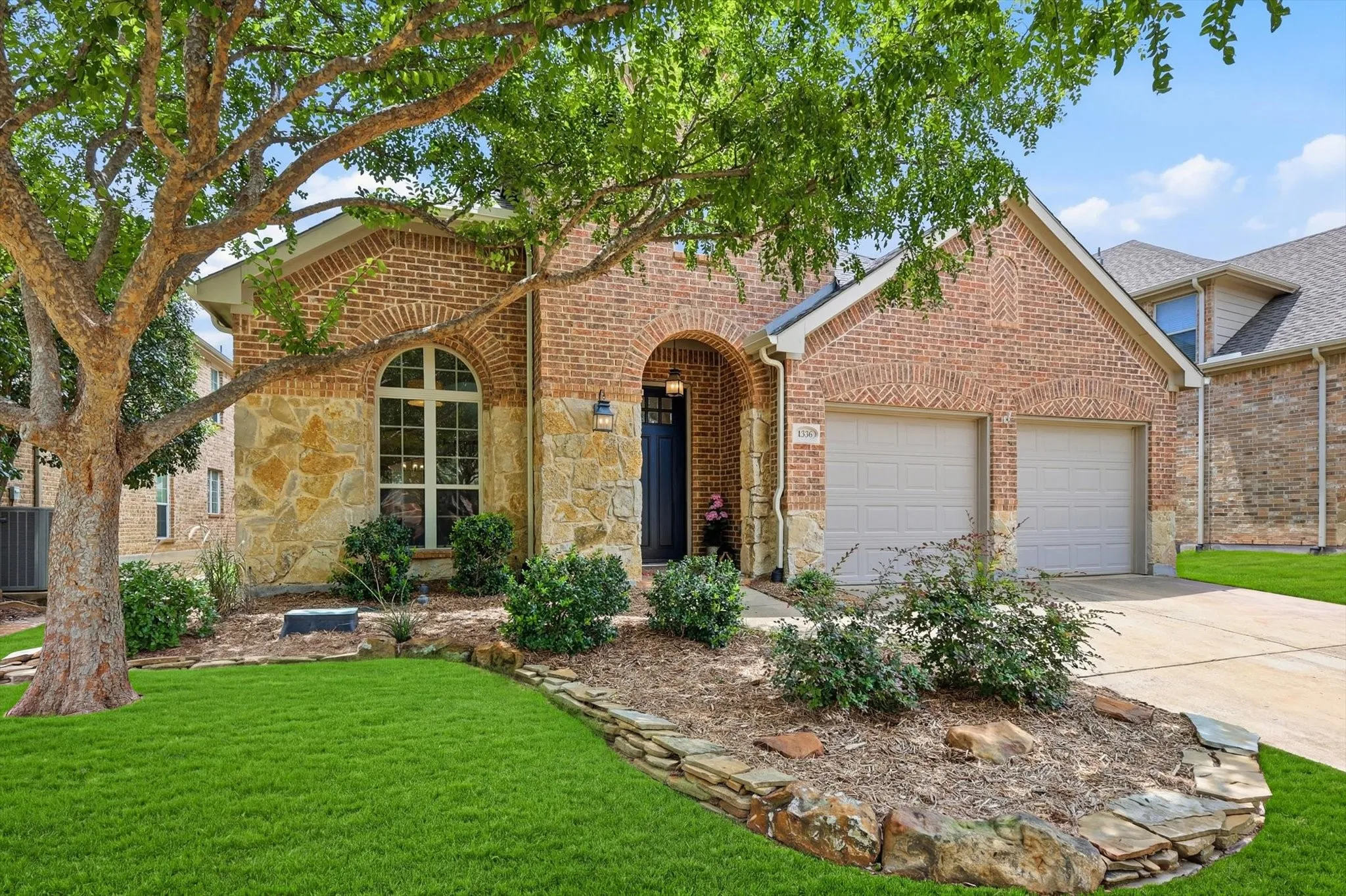 Single Family Residence For Sale in Denton County , 1336 Burnett Drive, Lantana, Texas 76226, 4 Bedroom, 3 Bathroom, 2 Garage spaces, 2,853 Sqft, built in 2007, mls#21294064, Real Estate Agent in Lantana, Homes For Sale in Denton county, Homes For Sale in Lantana, Realtor in Lantana Texas, Real Estate Brokerage Independent Realty Texas, Luminita Cordes Realtor