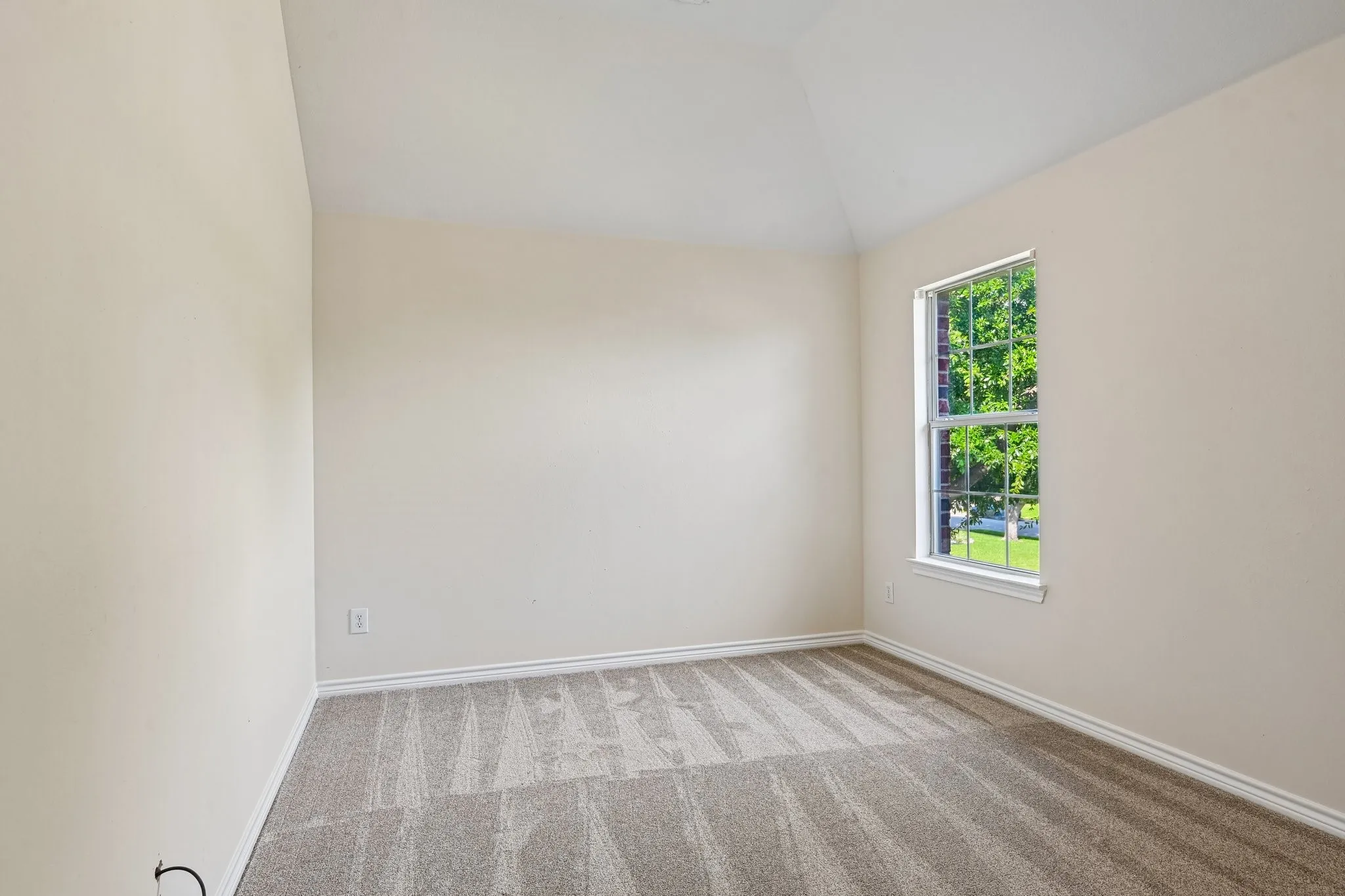 Single Family Residence For Sale in Dallas County , 7917 Southern Hills Lane, Rowlett, Texas 75089, 5 Bedroom, 3 Bathroom, 2 Garage spaces, 2,524 Sqft, built in 2001, mls#21324905, Real Estate Agent in Rowlett, Homes For Sale in Dallas county, Homes For Sale in Rowlett, Realtor in Rowlett Texas, Real Estate Brokerage Independent Realty Texas, Luminita Cordes Realtor