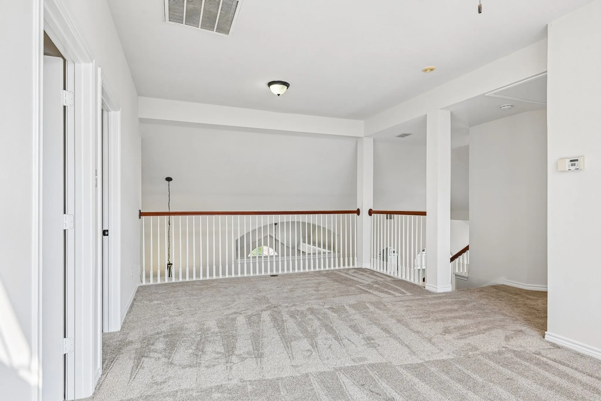 Single Family Residence For Sale in Dallas County , 7917 Southern Hills Lane, Rowlett, Texas 75089, 5 Bedroom, 3 Bathroom, 2 Garage spaces, 2,524 Sqft, built in 2001, mls#21324905, Real Estate Agent in Rowlett, Homes For Sale in Dallas county, Homes For Sale in Rowlett, Realtor in Rowlett Texas, Real Estate Brokerage Independent Realty Texas, Luminita Cordes Realtor