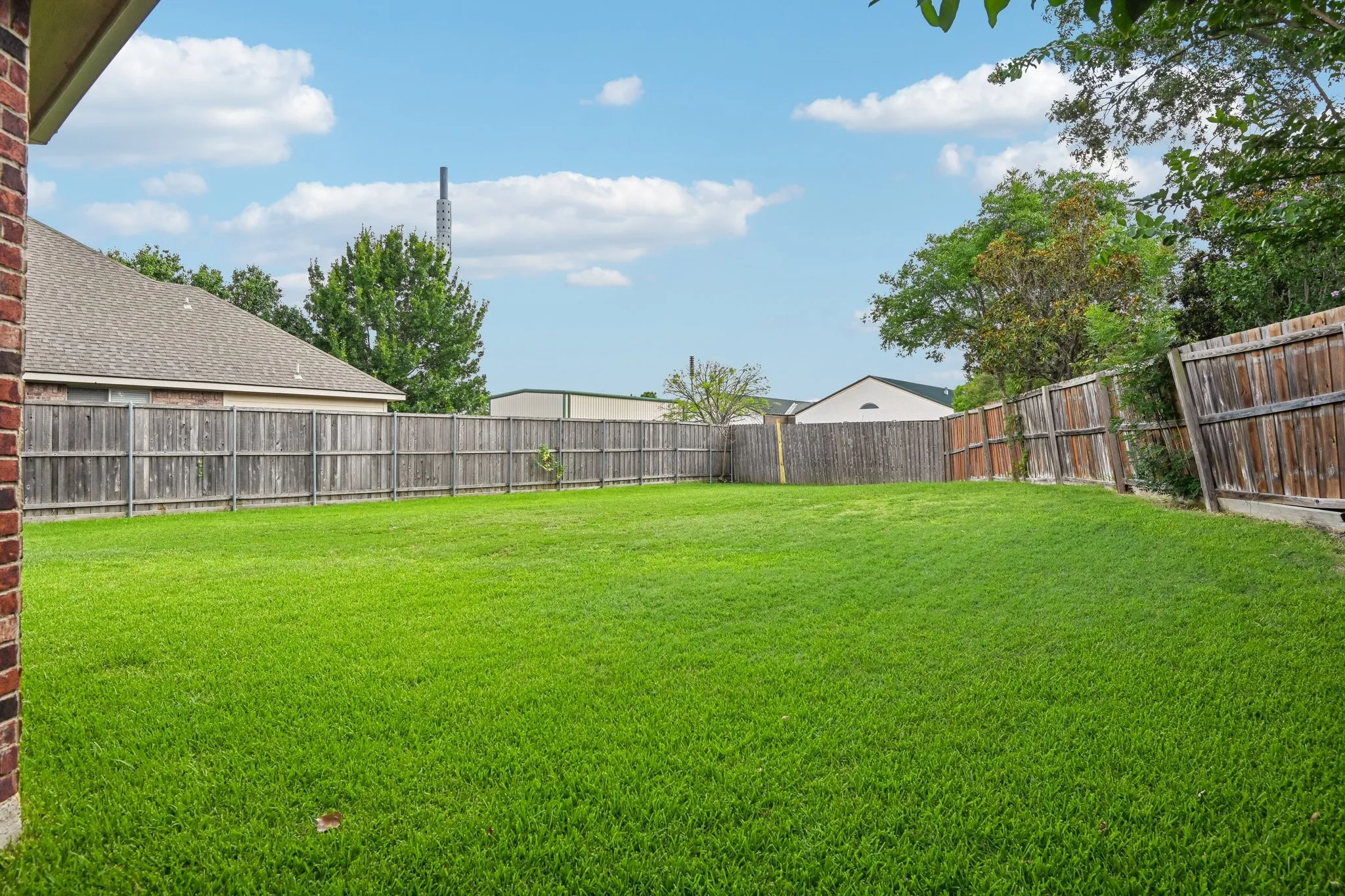 Single Family Residence For Sale in Dallas County , 7917 Southern Hills Lane, Rowlett, Texas 75089, 5 Bedroom, 3 Bathroom, 2 Garage spaces, 2,524 Sqft, built in 2001, mls#21324905, Real Estate Agent in Rowlett, Homes For Sale in Dallas county, Homes For Sale in Rowlett, Realtor in Rowlett Texas, Real Estate Brokerage Independent Realty Texas, Luminita Cordes Realtor