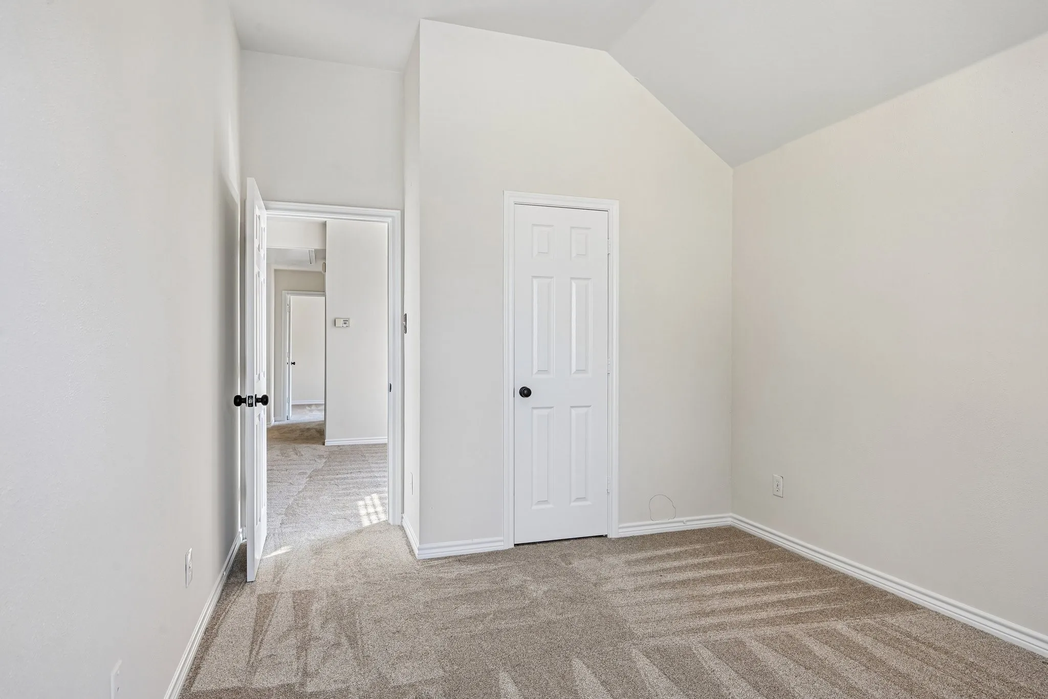 Single Family Residence For Sale in Dallas County , 7917 Southern Hills Lane, Rowlett, Texas 75089, 5 Bedroom, 3 Bathroom, 2 Garage spaces, 2,524 Sqft, built in 2001, mls#21324905, Real Estate Agent in Rowlett, Homes For Sale in Dallas county, Homes For Sale in Rowlett, Realtor in Rowlett Texas, Real Estate Brokerage Independent Realty Texas, Luminita Cordes Realtor