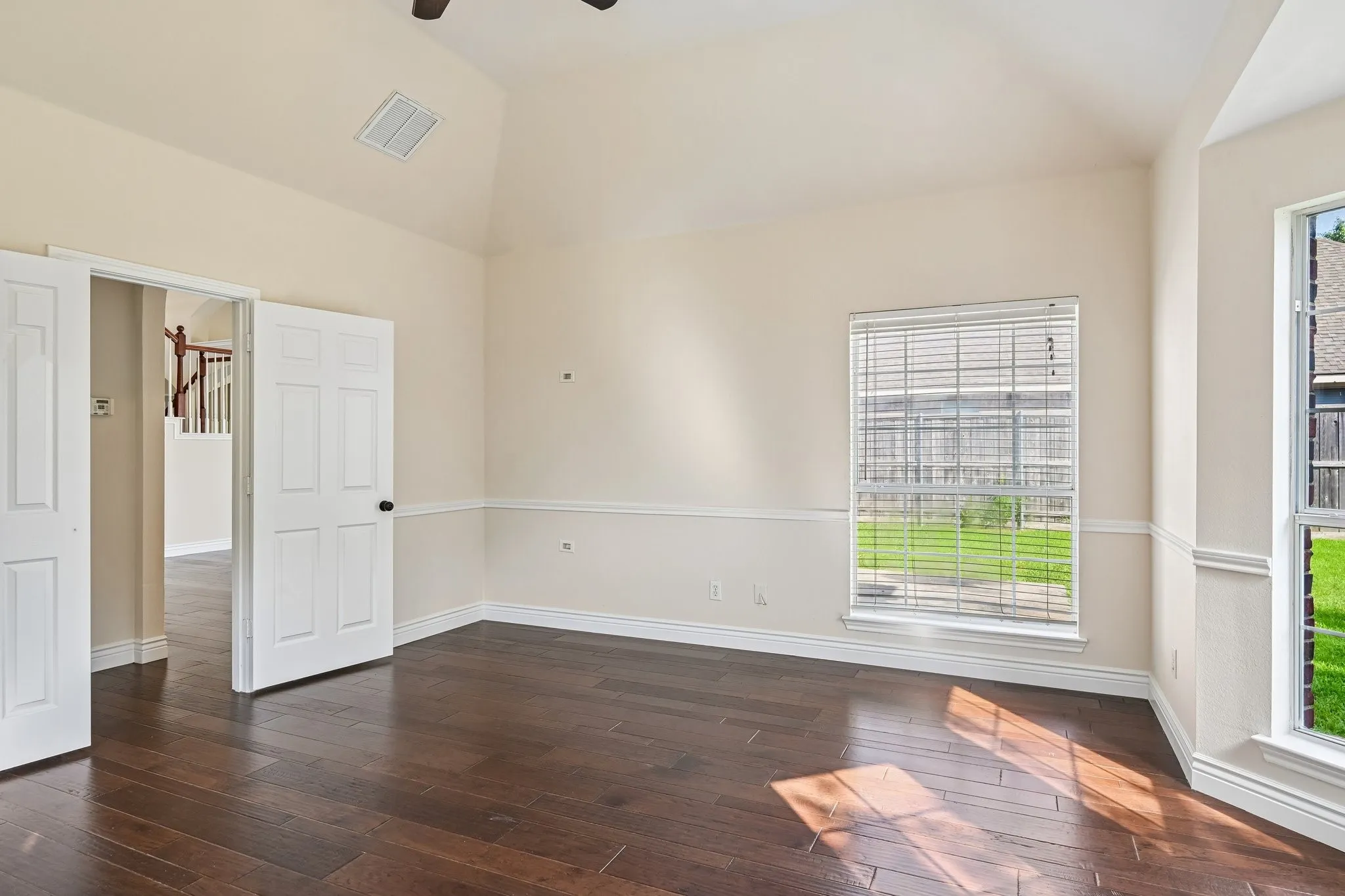 Single Family Residence For Sale in Dallas County , 7917 Southern Hills Lane, Rowlett, Texas 75089, 5 Bedroom, 3 Bathroom, 2 Garage spaces, 2,524 Sqft, built in 2001, mls#21324905, Real Estate Agent in Rowlett, Homes For Sale in Dallas county, Homes For Sale in Rowlett, Realtor in Rowlett Texas, Real Estate Brokerage Independent Realty Texas, Luminita Cordes Realtor