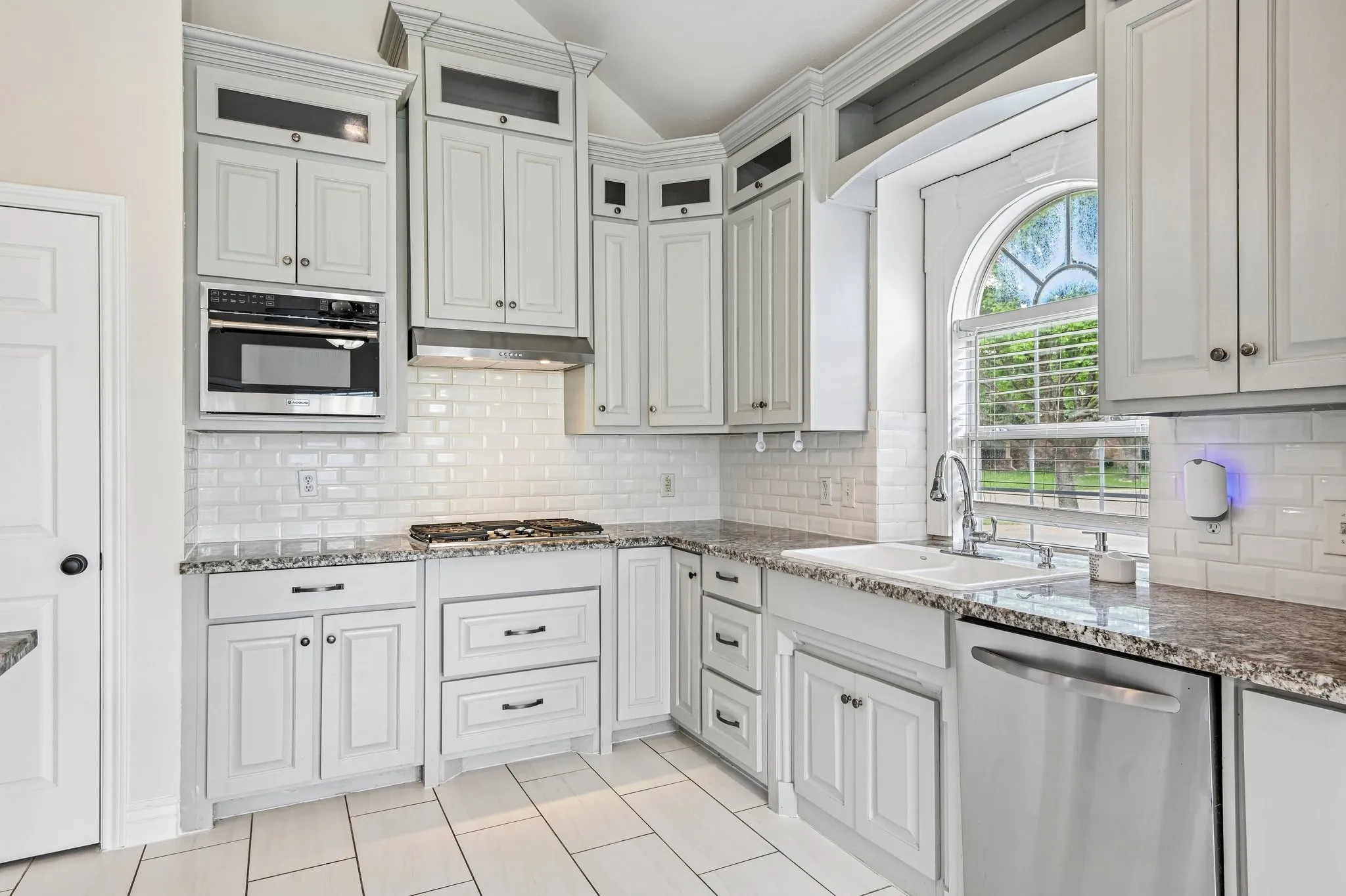 Single Family Residence For Sale in Dallas County , 7917 Southern Hills Lane, Rowlett, Texas 75089, 5 Bedroom, 3 Bathroom, 2 Garage spaces, 2,524 Sqft, built in 2001, mls#21324905, Real Estate Agent in Rowlett, Homes For Sale in Dallas county, Homes For Sale in Rowlett, Realtor in Rowlett Texas, Real Estate Brokerage Independent Realty Texas, Luminita Cordes Realtor