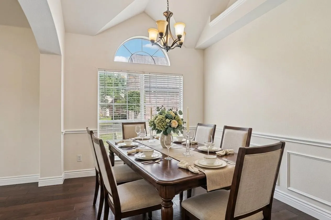 Single Family Residence For Sale in Dallas County , 7917 Southern Hills Lane, Rowlett, Texas 75089, 5 Bedroom, 3 Bathroom, 2 Garage spaces, 2,524 Sqft, built in 2001, mls#21324905, Real Estate Agent in Rowlett, Homes For Sale in Dallas county, Homes For Sale in Rowlett, Realtor in Rowlett Texas, Real Estate Brokerage Independent Realty Texas, Luminita Cordes Realtor