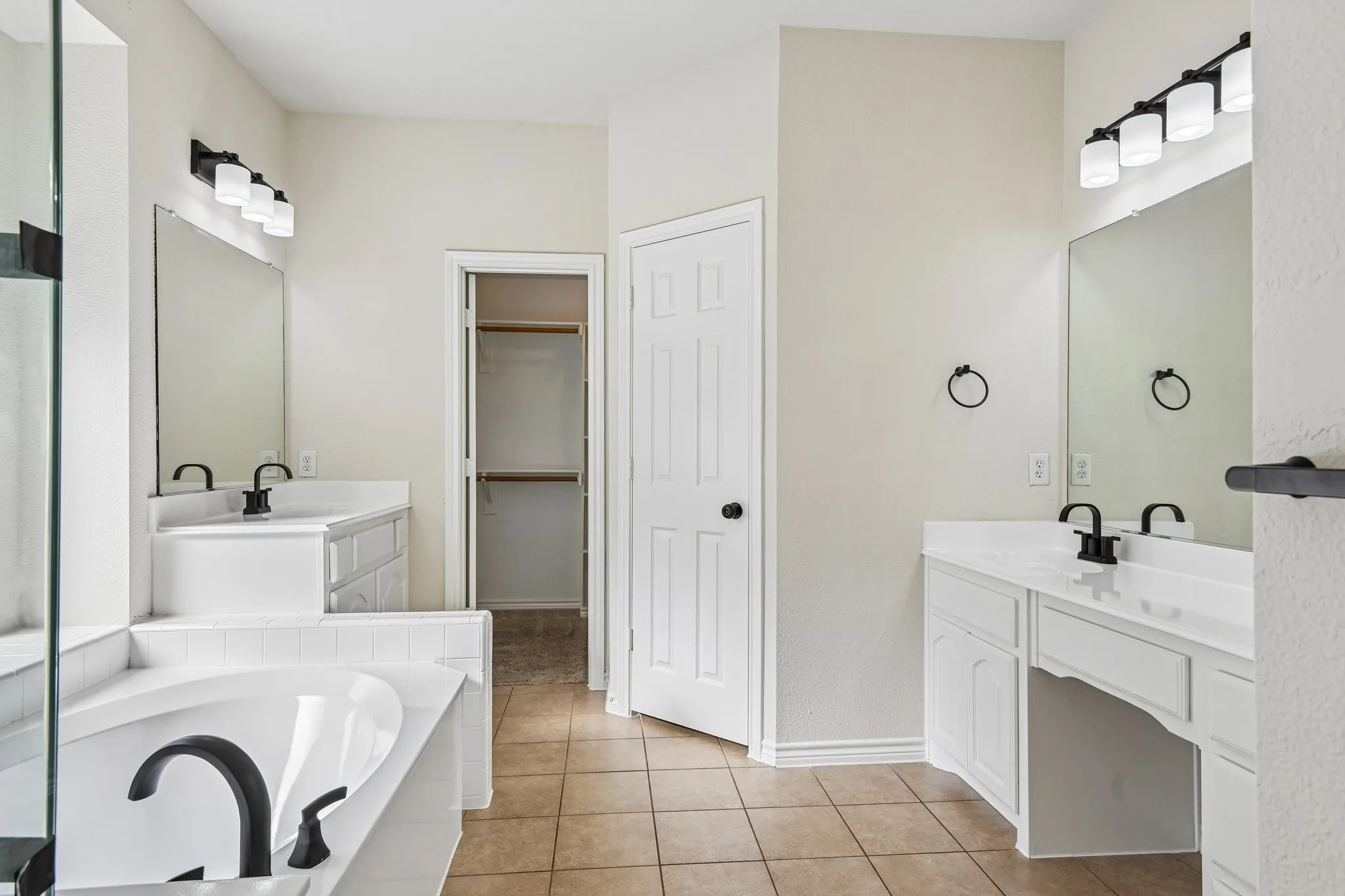 Single Family Residence For Sale in Dallas County , 7917 Southern Hills Lane, Rowlett, Texas 75089, 5 Bedroom, 3 Bathroom, 2 Garage spaces, 2,524 Sqft, built in 2001, mls#21324905, Real Estate Agent in Rowlett, Homes For Sale in Dallas county, Homes For Sale in Rowlett, Realtor in Rowlett Texas, Real Estate Brokerage Independent Realty Texas, Luminita Cordes Realtor