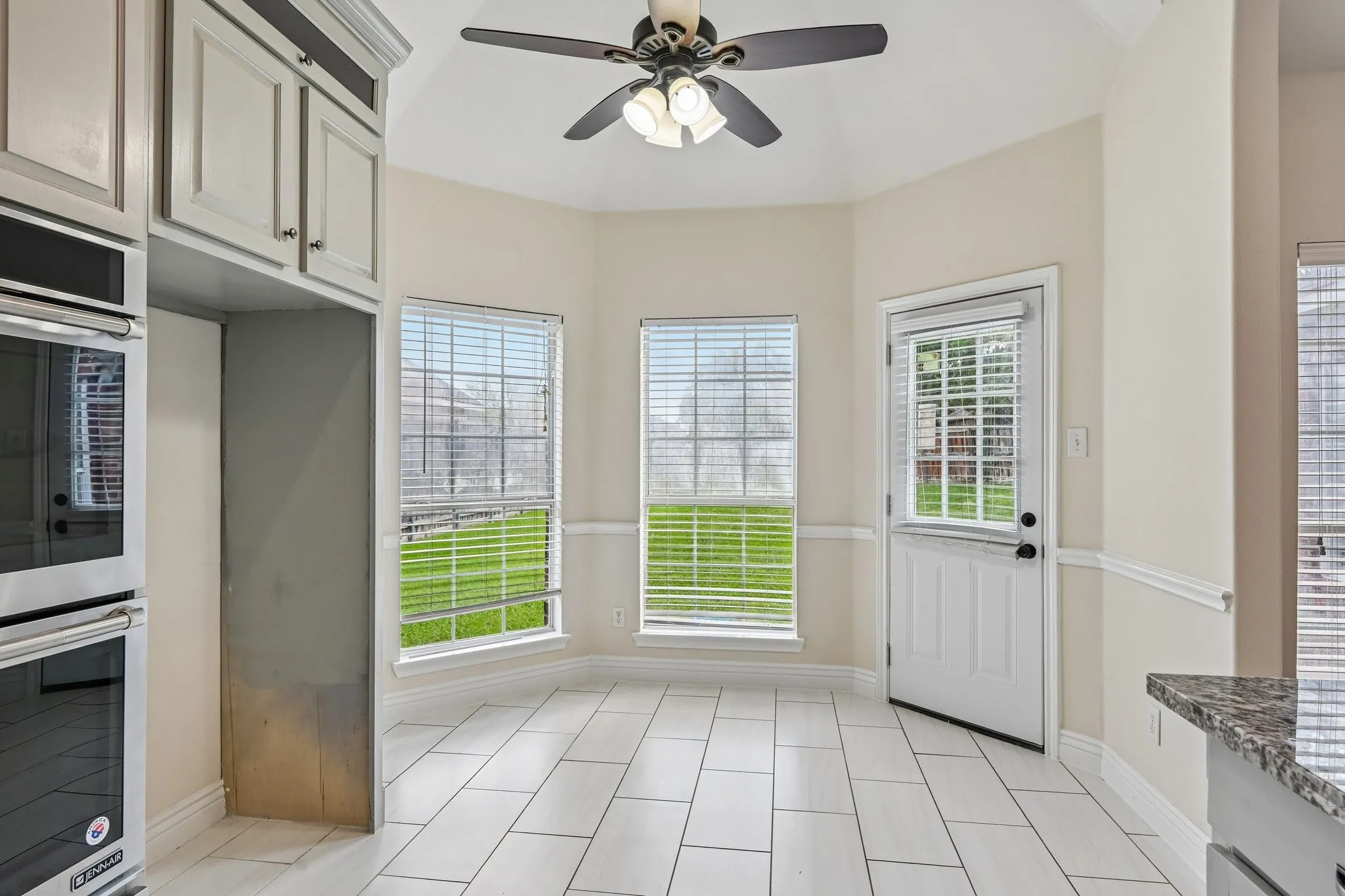 Single Family Residence For Sale in Dallas County , 7917 Southern Hills Lane, Rowlett, Texas 75089, 5 Bedroom, 3 Bathroom, 2 Garage spaces, 2,524 Sqft, built in 2001, mls#21324905, Real Estate Agent in Rowlett, Homes For Sale in Dallas county, Homes For Sale in Rowlett, Realtor in Rowlett Texas, Real Estate Brokerage Independent Realty Texas, Luminita Cordes Realtor