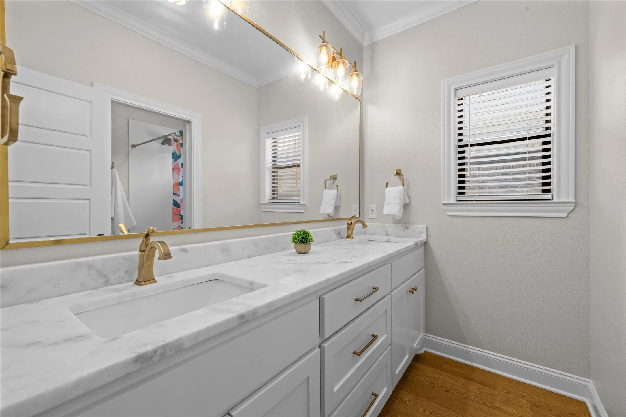 Single Family Residence For Sale in Mc Lennan County , 932 Gallant Fox Road, Hewitt, Texas 76643, 4 Bedroom, 3 Bathroom, 2 Garage spaces, 2,297 Sqft, built in 2022, mls#21328550, Real Estate Agent in Hewitt, Homes For Sale in Mc Lennan county, Homes For Sale in Hewitt, Realtor in Hewitt Texas, Real Estate Brokerage Independent Realty Texas, Luminita Cordes Realtor