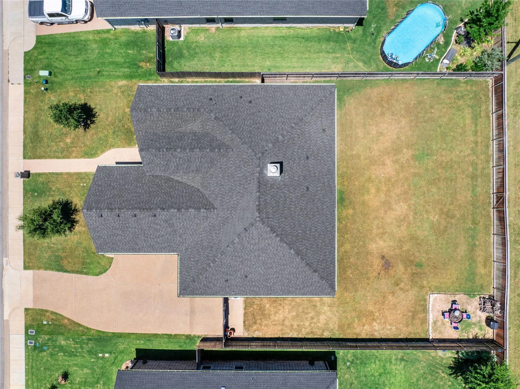 Single Family Residence For Sale in Mc Lennan County , 932 Gallant Fox Road, Hewitt, Texas 76643, 4 Bedroom, 3 Bathroom, 2 Garage spaces, 2,297 Sqft, built in 2022, mls#21328550, Real Estate Agent in Hewitt, Homes For Sale in Mc Lennan county, Homes For Sale in Hewitt, Realtor in Hewitt Texas, Real Estate Brokerage Independent Realty Texas, Luminita Cordes Realtor