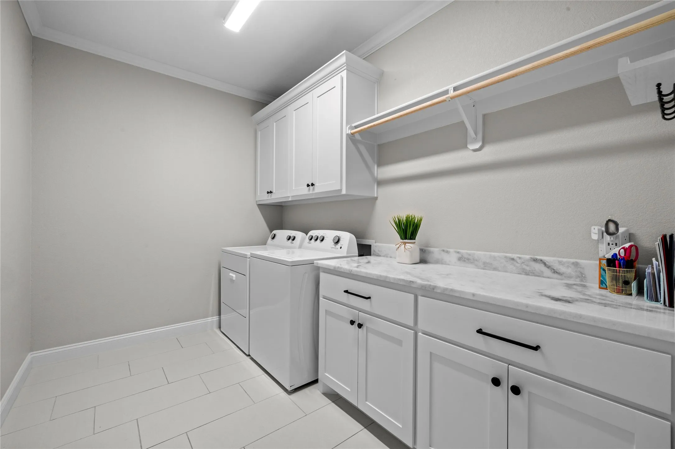 Single Family Residence For Sale in Mc Lennan County , 932 Gallant Fox Road, Hewitt, Texas 76643, 4 Bedroom, 3 Bathroom, 2 Garage spaces, 2,297 Sqft, built in 2022, mls#21328550, Real Estate Agent in Hewitt, Homes For Sale in Mc Lennan county, Homes For Sale in Hewitt, Realtor in Hewitt Texas, Real Estate Brokerage Independent Realty Texas, Luminita Cordes Realtor