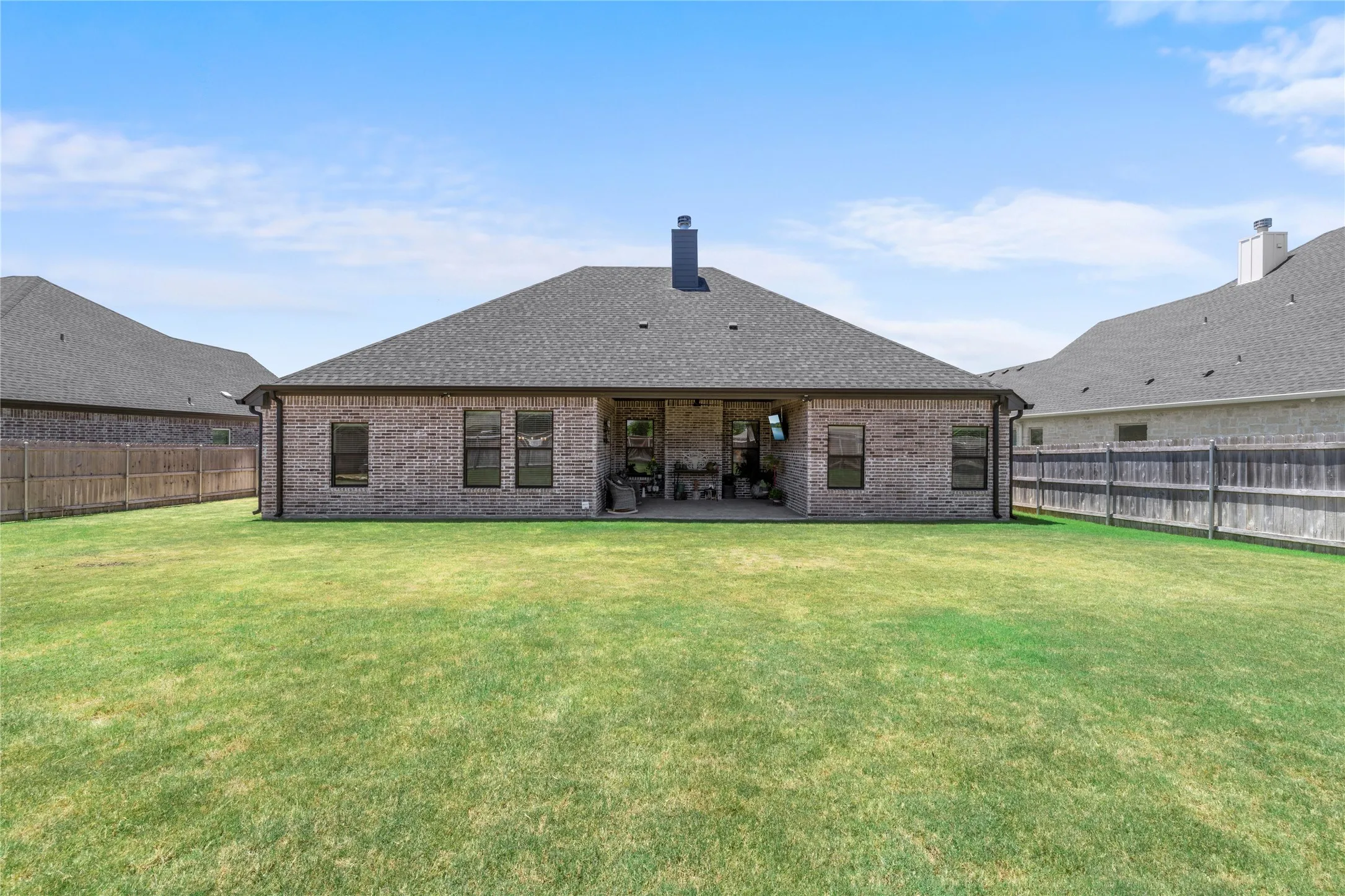 Single Family Residence For Sale in Mc Lennan County , 932 Gallant Fox Road, Hewitt, Texas 76643, 4 Bedroom, 3 Bathroom, 2 Garage spaces, 2,297 Sqft, built in 2022, mls#21328550, Real Estate Agent in Hewitt, Homes For Sale in Mc Lennan county, Homes For Sale in Hewitt, Realtor in Hewitt Texas, Real Estate Brokerage Independent Realty Texas, Luminita Cordes Realtor