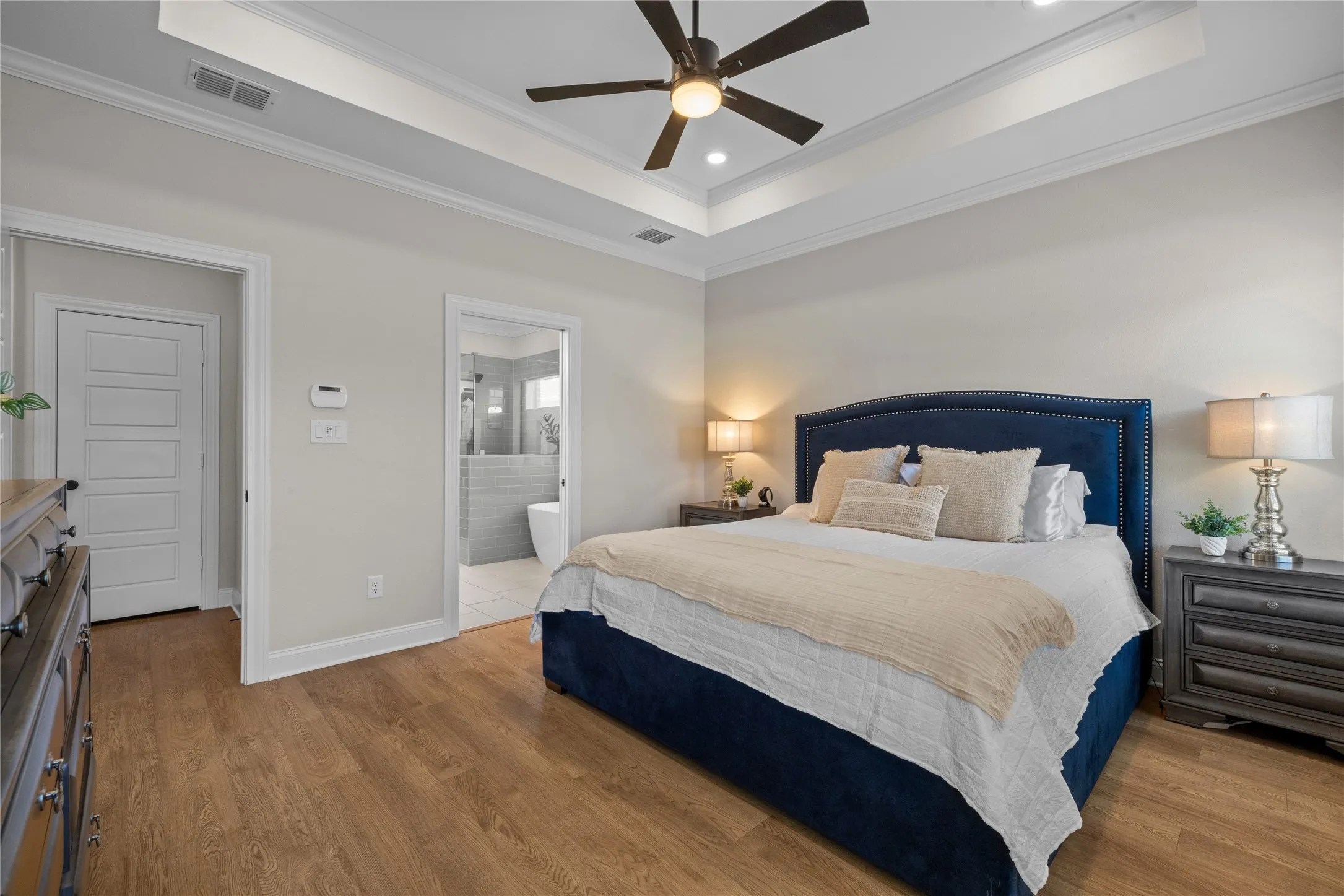 Single Family Residence For Sale in Mc Lennan County , 932 Gallant Fox Road, Hewitt, Texas 76643, 4 Bedroom, 3 Bathroom, 2 Garage spaces, 2,297 Sqft, built in 2022, mls#21328550, Real Estate Agent in Hewitt, Homes For Sale in Mc Lennan county, Homes For Sale in Hewitt, Realtor in Hewitt Texas, Real Estate Brokerage Independent Realty Texas, Luminita Cordes Realtor