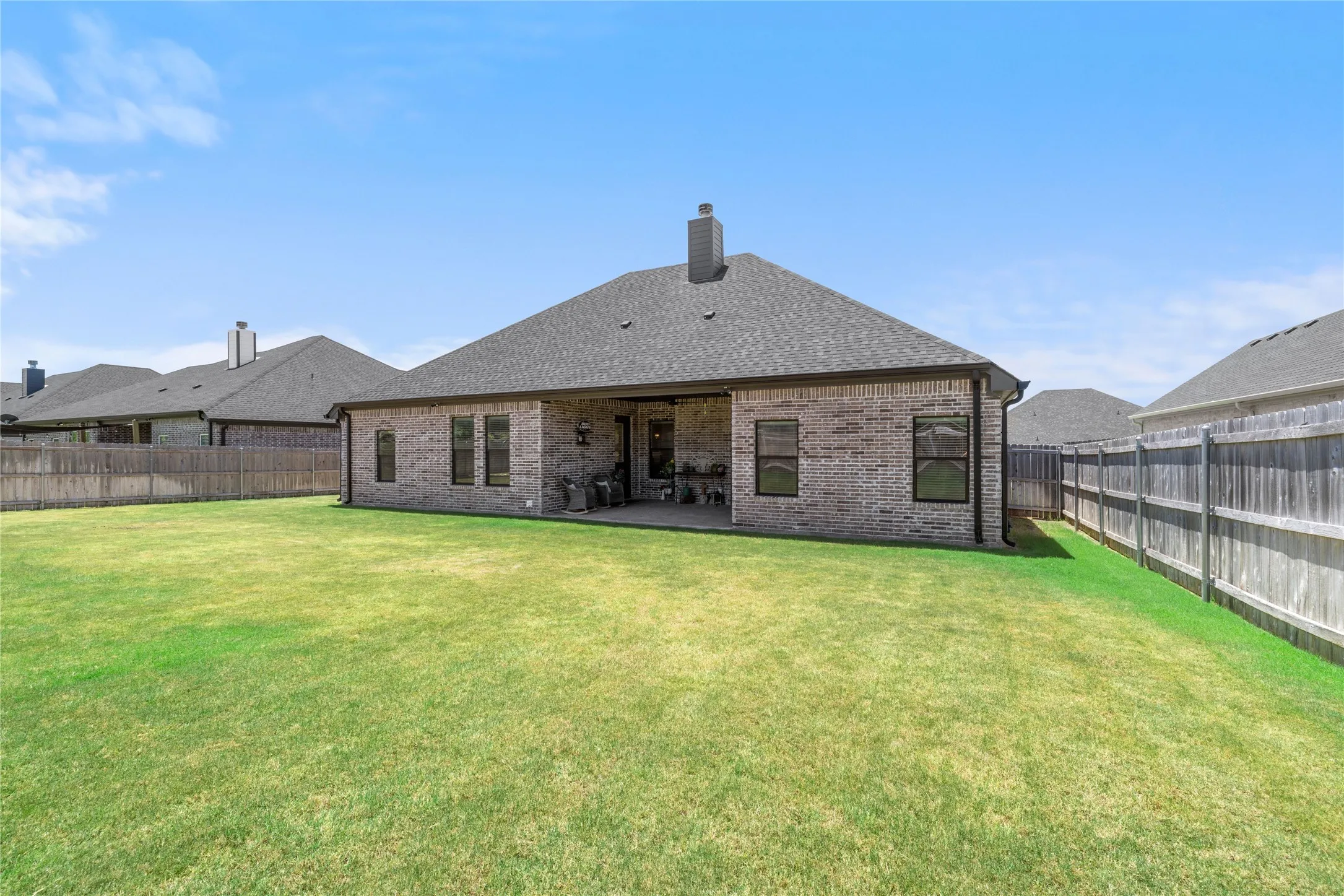 Single Family Residence For Sale in Mc Lennan County , 932 Gallant Fox Road, Hewitt, Texas 76643, 4 Bedroom, 3 Bathroom, 2 Garage spaces, 2,297 Sqft, built in 2022, mls#21328550, Real Estate Agent in Hewitt, Homes For Sale in Mc Lennan county, Homes For Sale in Hewitt, Realtor in Hewitt Texas, Real Estate Brokerage Independent Realty Texas, Luminita Cordes Realtor