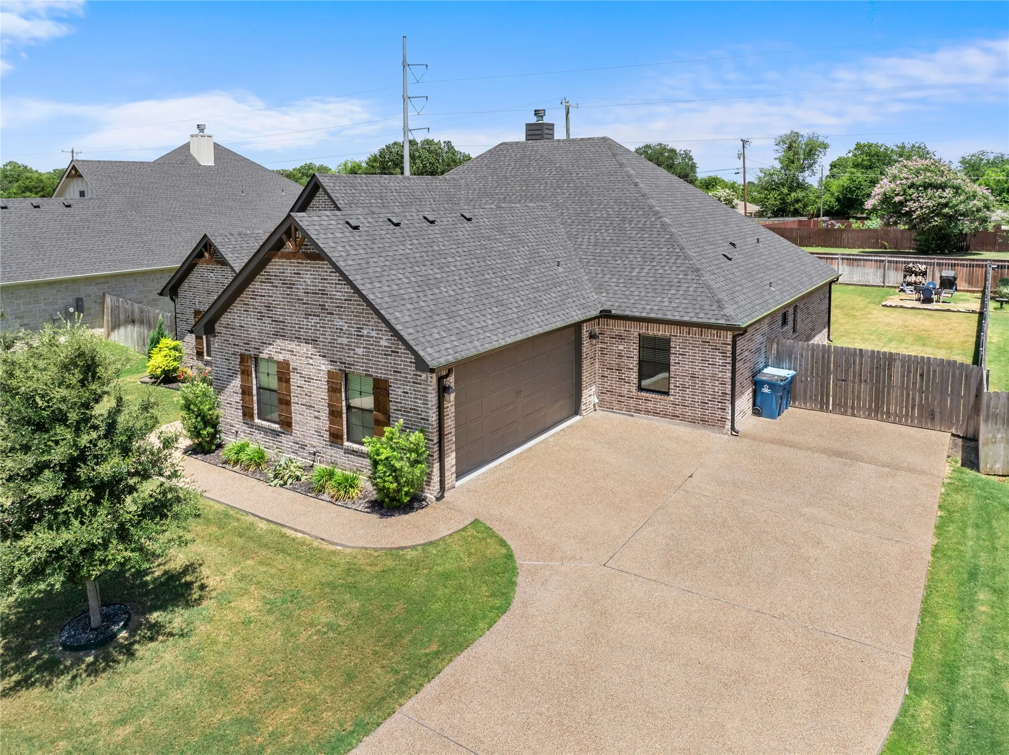 Single Family Residence For Sale in Mc Lennan County , 932 Gallant Fox Road, Hewitt, Texas 76643, 4 Bedroom, 3 Bathroom, 2 Garage spaces, 2,297 Sqft, built in 2022, mls#21328550, Real Estate Agent in Hewitt, Homes For Sale in Mc Lennan county, Homes For Sale in Hewitt, Realtor in Hewitt Texas, Real Estate Brokerage Independent Realty Texas, Luminita Cordes Realtor