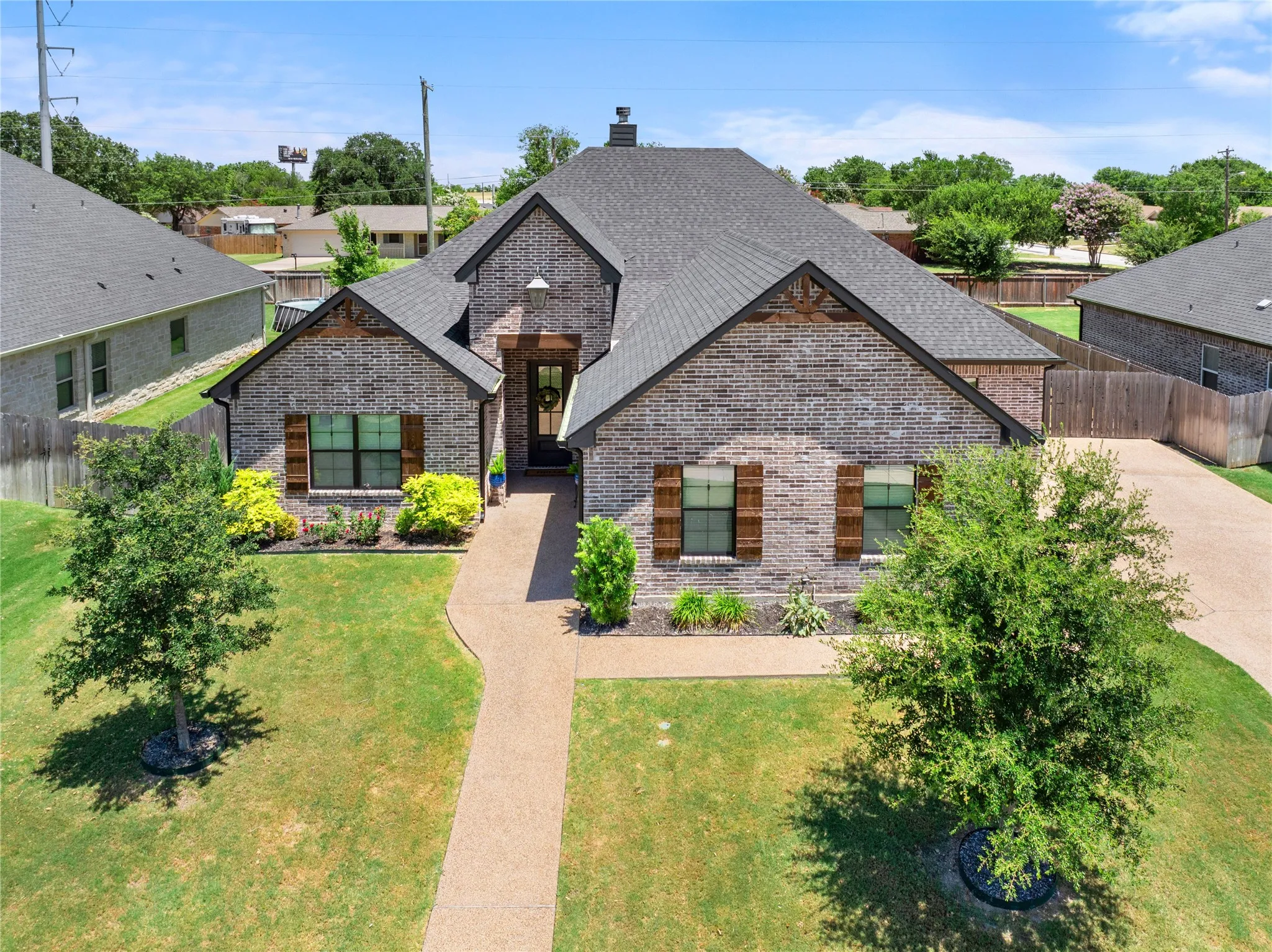Single Family Residence For Sale in Mc Lennan County , 932 Gallant Fox Road, Hewitt, Texas 76643, 4 Bedroom, 3 Bathroom, 2 Garage spaces, 2,297 Sqft, built in 2022, mls#21328550, Real Estate Agent in Hewitt, Homes For Sale in Mc Lennan county, Homes For Sale in Hewitt, Realtor in Hewitt Texas, Real Estate Brokerage Independent Realty Texas, Luminita Cordes Realtor