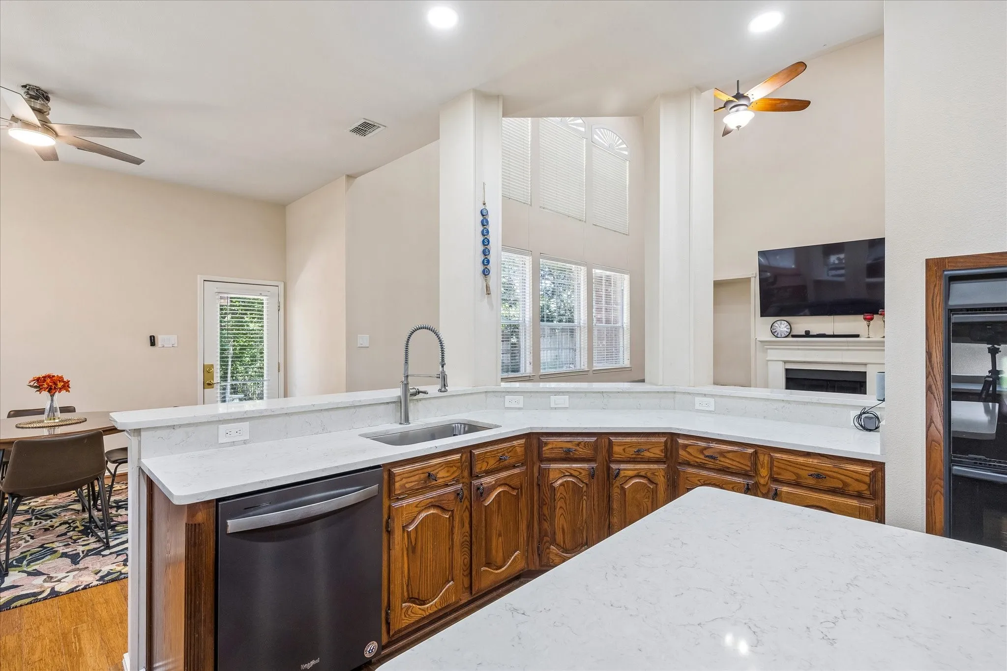Single Family Residence For Sale in Denton County , 1509 Pearl River Drive, Flower Mound, Texas 75028, 5 Bedroom, 5 Bathroom, 2 Garage spaces, 4,117 Sqft, built in 1997, mls#21328564, Real Estate Agent in Flower Mound, Homes For Sale in Denton county, Homes For Sale in Flower Mound, Realtor in Flower Mound Texas, Real Estate Brokerage Independent Realty Texas, Luminita Cordes Realtor