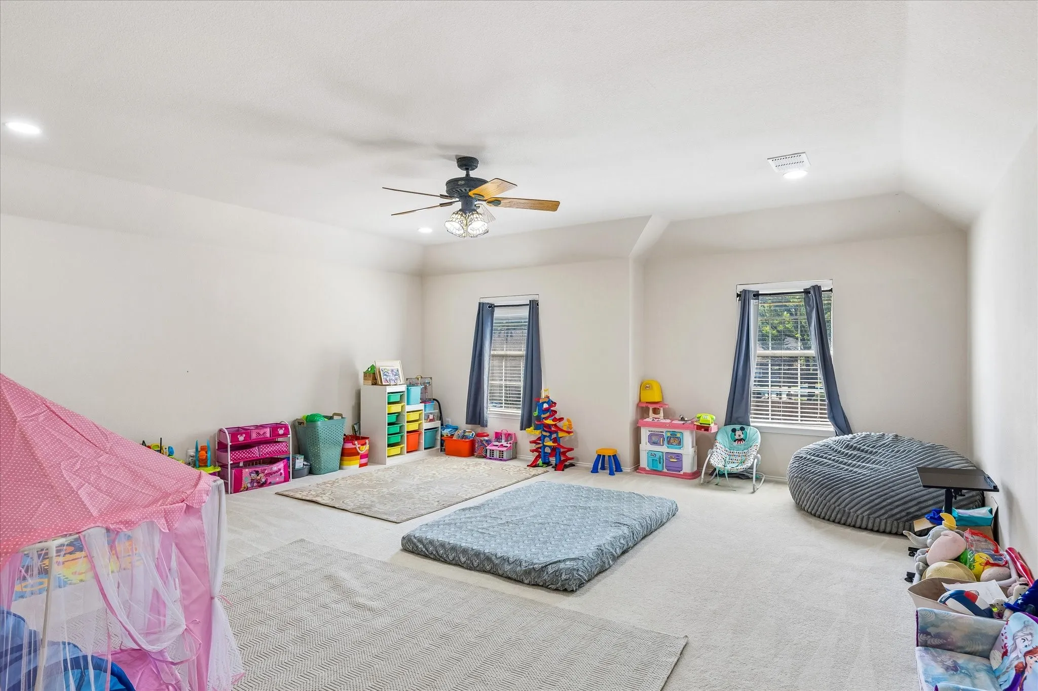 Single Family Residence For Sale in Denton County , 1509 Pearl River Drive, Flower Mound, Texas 75028, 5 Bedroom, 5 Bathroom, 2 Garage spaces, 4,117 Sqft, built in 1997, mls#21328564, Real Estate Agent in Flower Mound, Homes For Sale in Denton county, Homes For Sale in Flower Mound, Realtor in Flower Mound Texas, Real Estate Brokerage Independent Realty Texas, Luminita Cordes Realtor