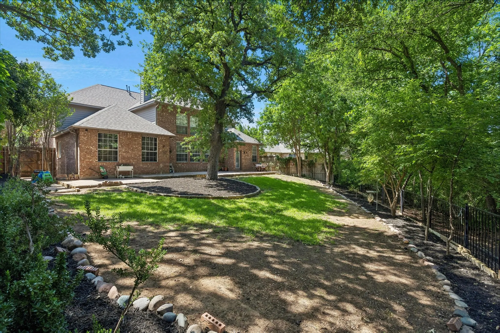 Single Family Residence For Sale in Denton County , 1509 Pearl River Drive, Flower Mound, Texas 75028, 5 Bedroom, 5 Bathroom, 2 Garage spaces, 4,117 Sqft, built in 1997, mls#21328564, Real Estate Agent in Flower Mound, Homes For Sale in Denton county, Homes For Sale in Flower Mound, Realtor in Flower Mound Texas, Real Estate Brokerage Independent Realty Texas, Luminita Cordes Realtor