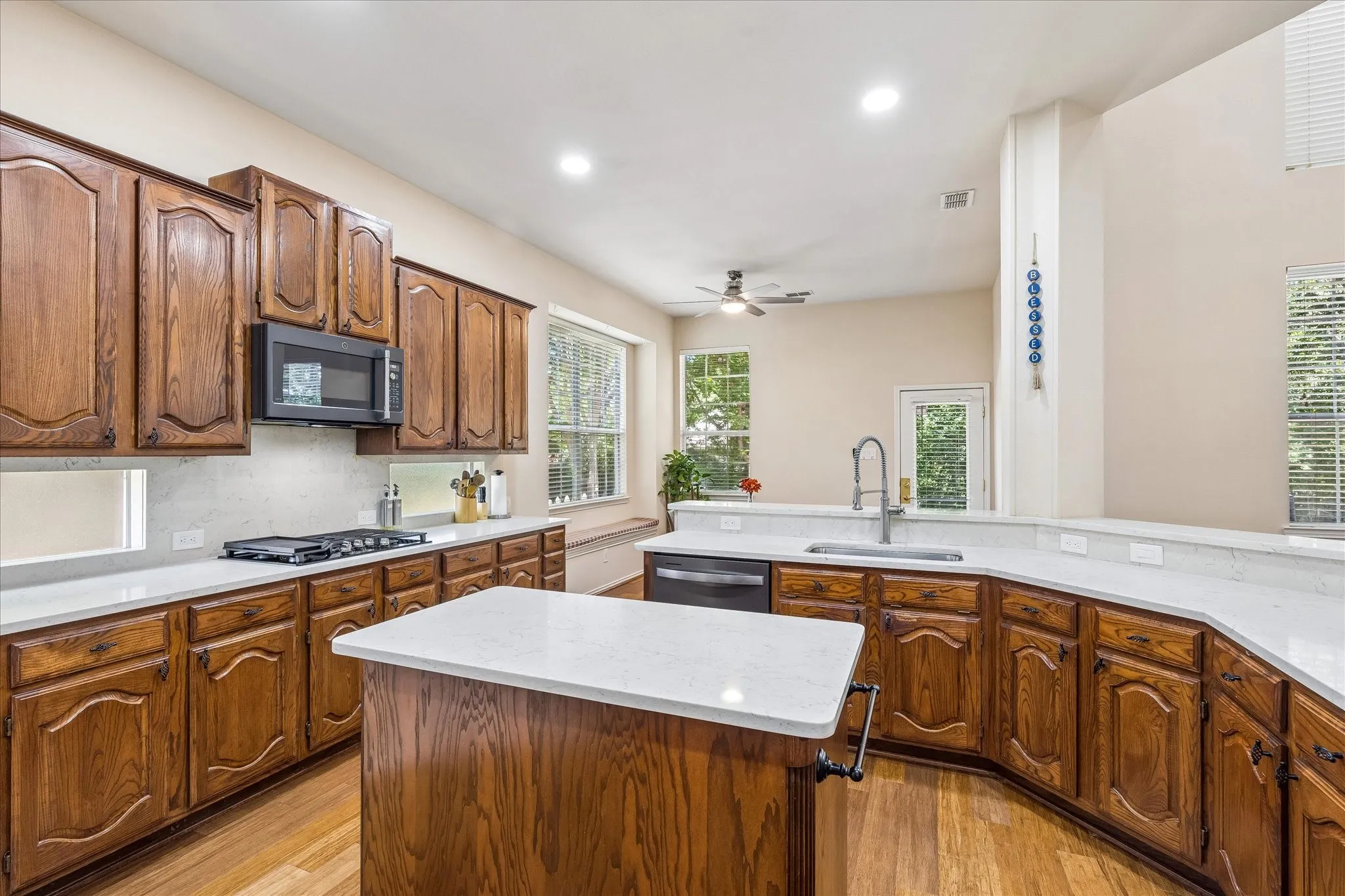Single Family Residence For Sale in Denton County , 1509 Pearl River Drive, Flower Mound, Texas 75028, 5 Bedroom, 5 Bathroom, 2 Garage spaces, 4,117 Sqft, built in 1997, mls#21328564, Real Estate Agent in Flower Mound, Homes For Sale in Denton county, Homes For Sale in Flower Mound, Realtor in Flower Mound Texas, Real Estate Brokerage Independent Realty Texas, Luminita Cordes Realtor