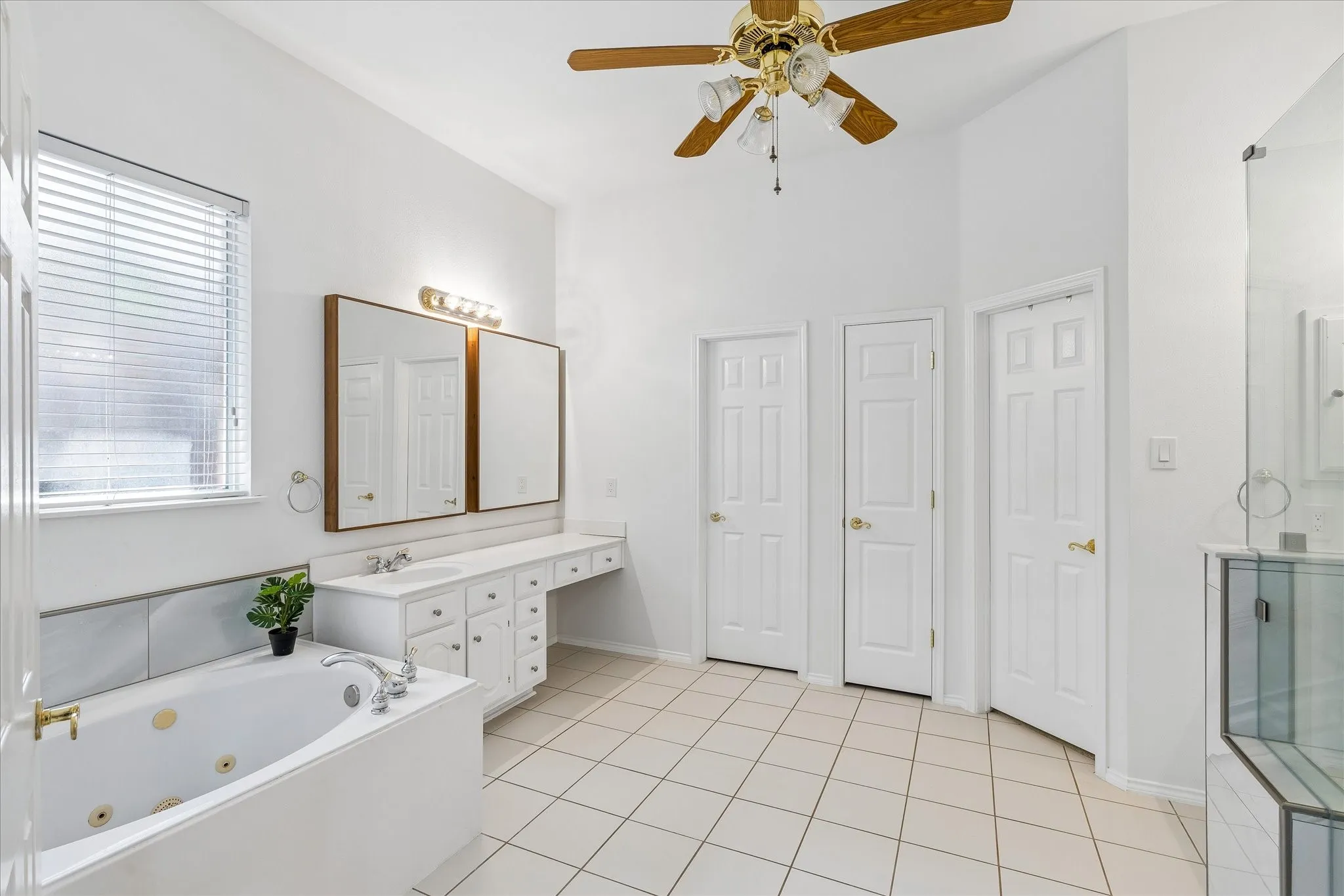 Single Family Residence For Sale in Denton County , 1509 Pearl River Drive, Flower Mound, Texas 75028, 5 Bedroom, 5 Bathroom, 2 Garage spaces, 4,117 Sqft, built in 1997, mls#21328564, Real Estate Agent in Flower Mound, Homes For Sale in Denton county, Homes For Sale in Flower Mound, Realtor in Flower Mound Texas, Real Estate Brokerage Independent Realty Texas, Luminita Cordes Realtor