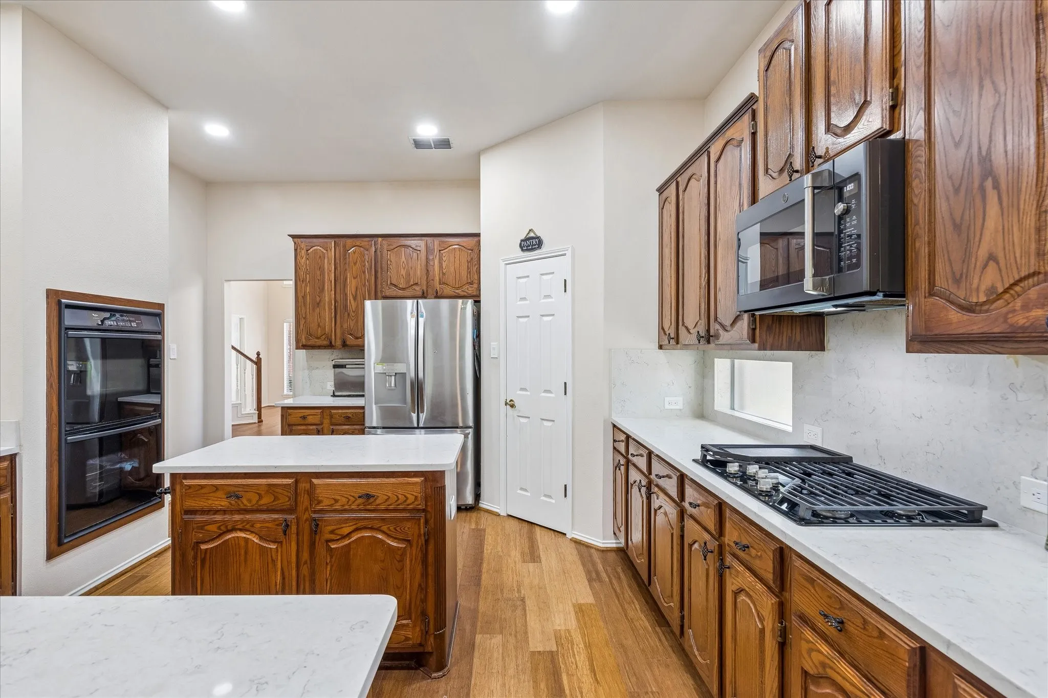Single Family Residence For Sale in Denton County , 1509 Pearl River Drive, Flower Mound, Texas 75028, 5 Bedroom, 5 Bathroom, 2 Garage spaces, 4,117 Sqft, built in 1997, mls#21328564, Real Estate Agent in Flower Mound, Homes For Sale in Denton county, Homes For Sale in Flower Mound, Realtor in Flower Mound Texas, Real Estate Brokerage Independent Realty Texas, Luminita Cordes Realtor
