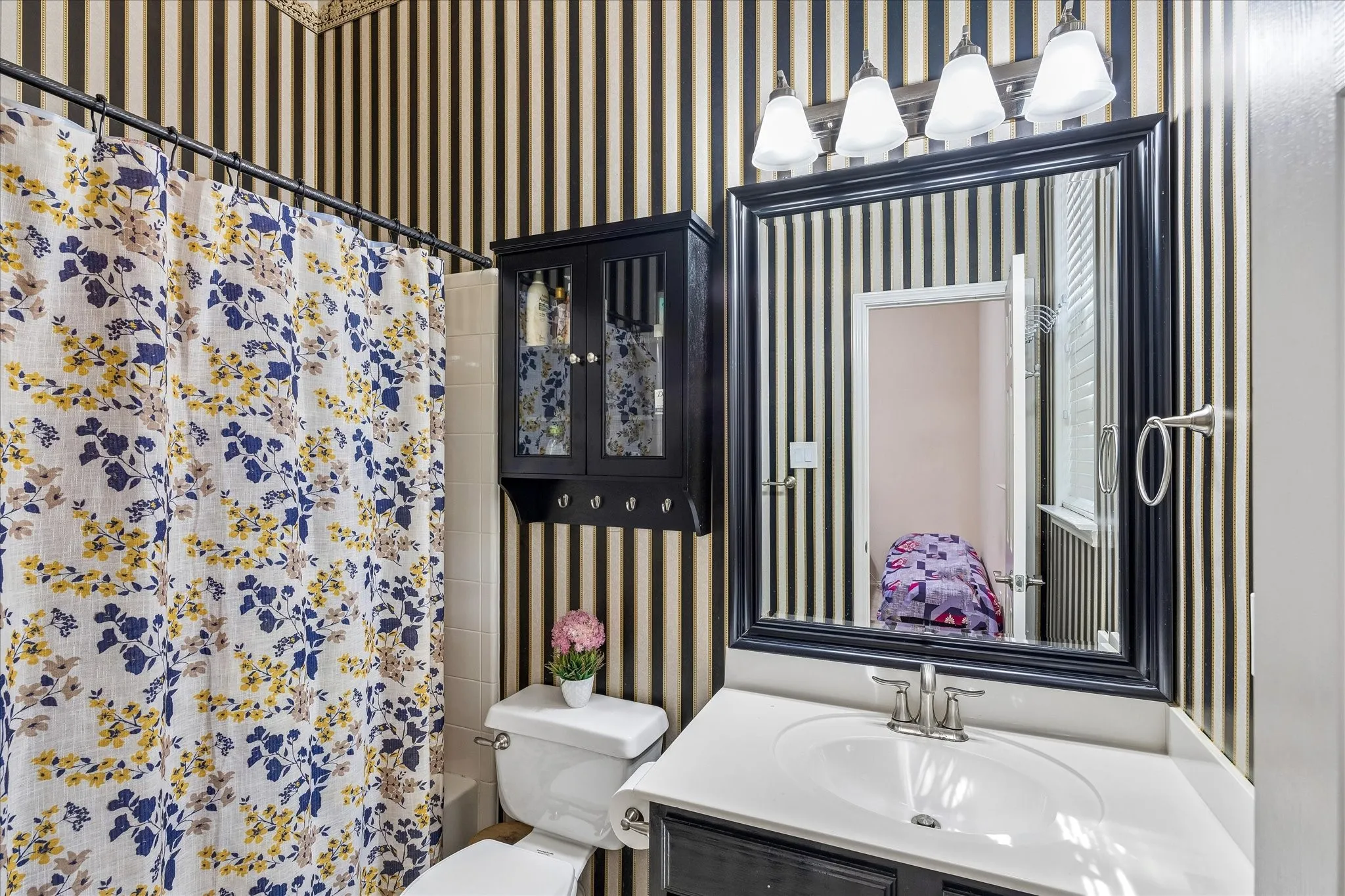 Secondary Primary Bathroom