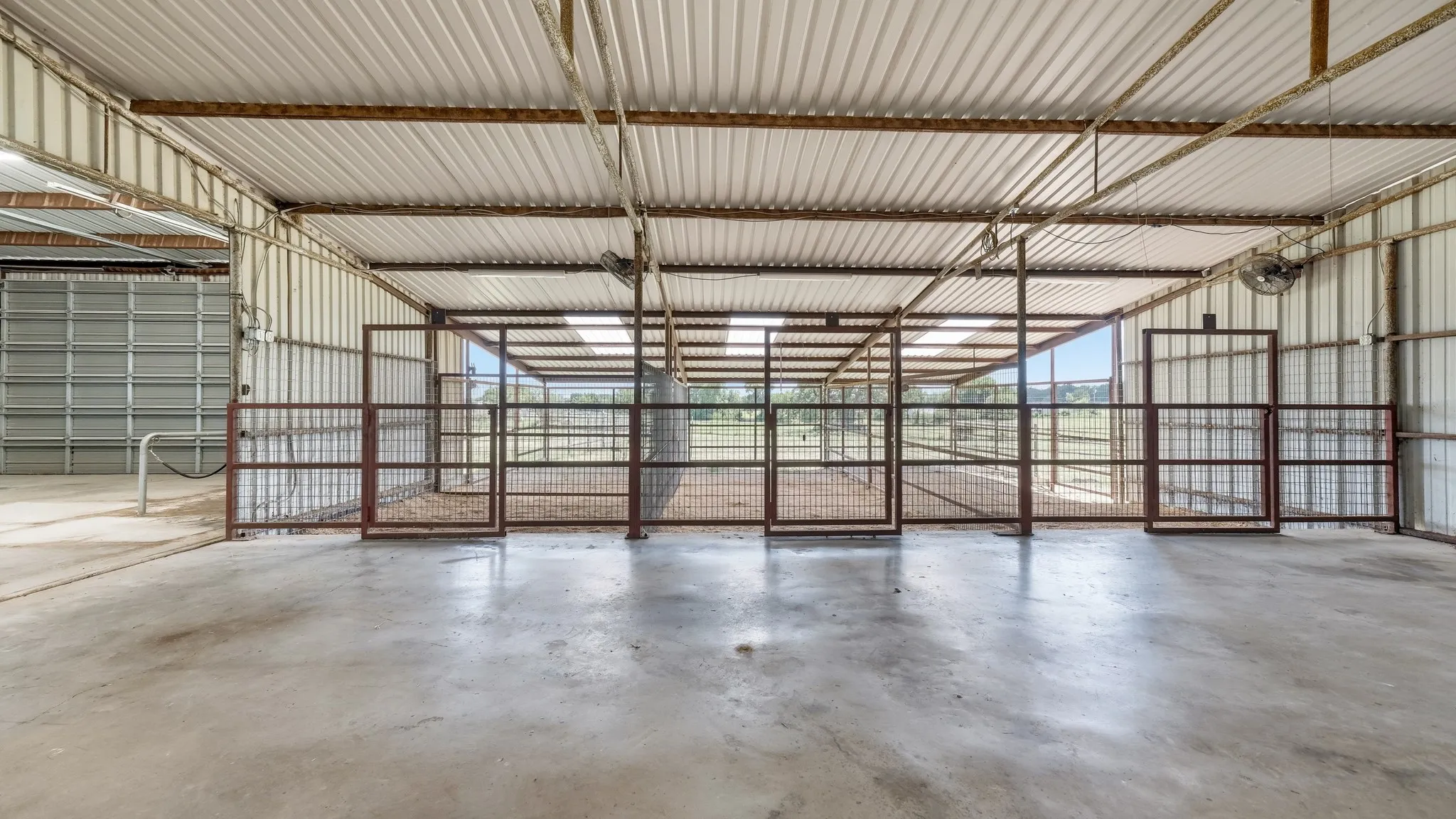 Single Family Residence For Sale in Parker County , 1229 Briarwood Street, Weatherford, Texas 76087, 3 Bedroom, 2 Bathroom, Garage spaces, 2,349 Sqft, built in 1979, mls#21324167, Real Estate Agent in Weatherford, Homes For Sale in Parker county, Homes For Sale in Weatherford, Realtor in Weatherford Texas, Real Estate Brokerage Independent Realty Texas, Luminita Cordes Realtor