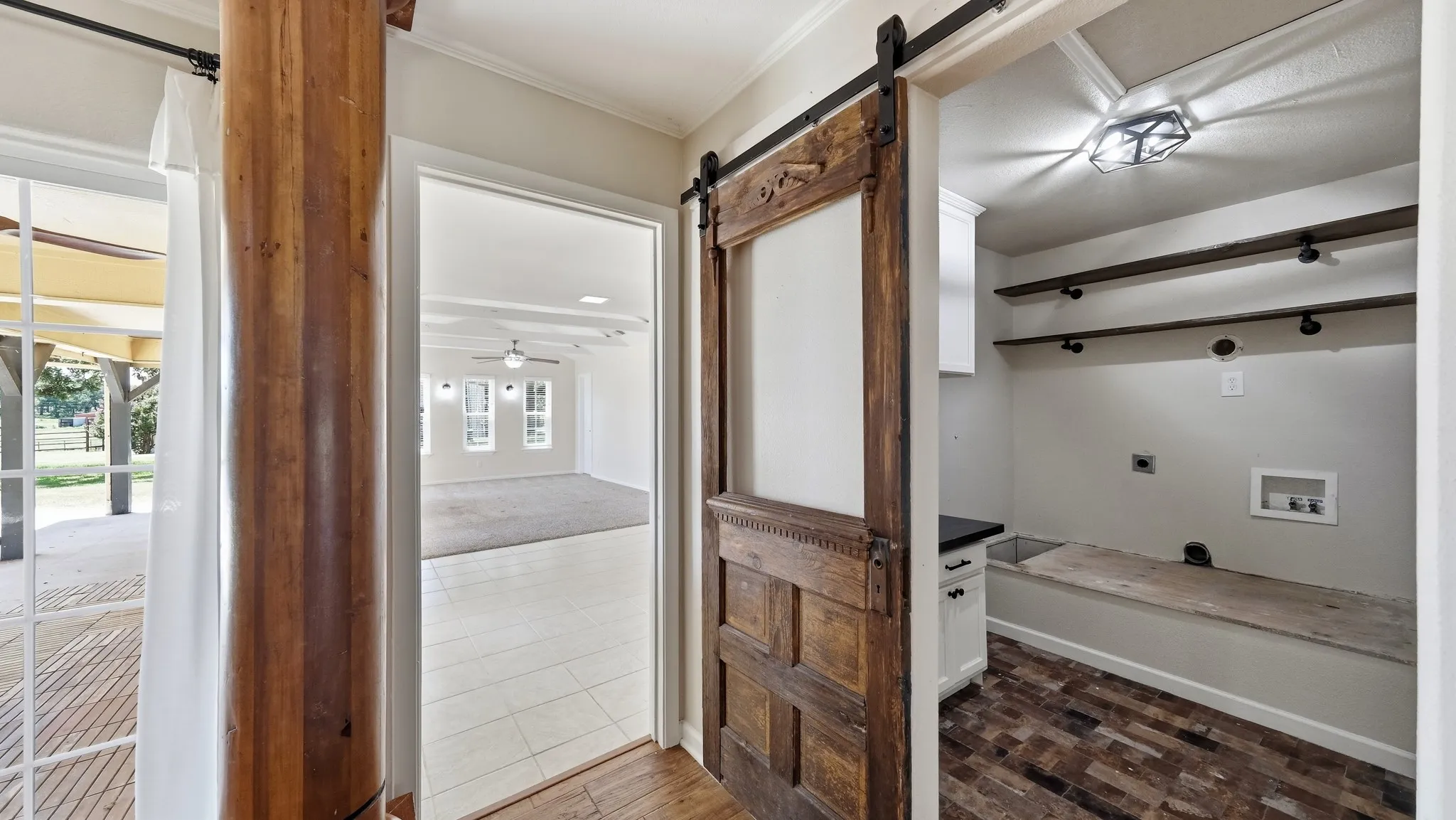 Single Family Residence For Sale in Parker County , 1229 Briarwood Street, Weatherford, Texas 76087, 3 Bedroom, 2 Bathroom, Garage spaces, 2,349 Sqft, built in 1979, mls#21324167, Real Estate Agent in Weatherford, Homes For Sale in Parker county, Homes For Sale in Weatherford, Realtor in Weatherford Texas, Real Estate Brokerage Independent Realty Texas, Luminita Cordes Realtor