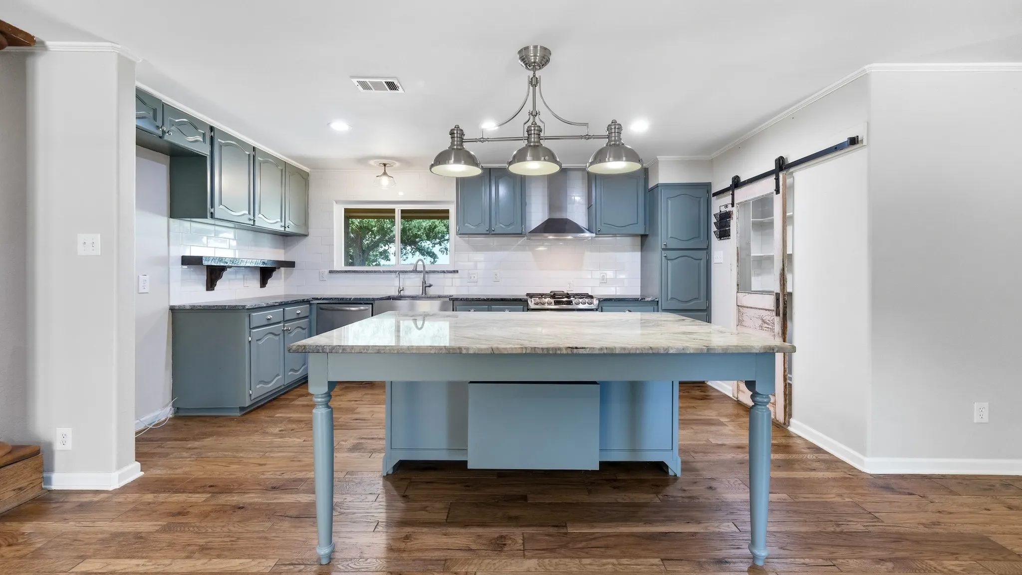 Single Family Residence For Sale in Parker County , 1229 Briarwood Street, Weatherford, Texas 76087, 3 Bedroom, 2 Bathroom, Garage spaces, 2,349 Sqft, built in 1979, mls#21324167, Real Estate Agent in Weatherford, Homes For Sale in Parker county, Homes For Sale in Weatherford, Realtor in Weatherford Texas, Real Estate Brokerage Independent Realty Texas, Luminita Cordes Realtor