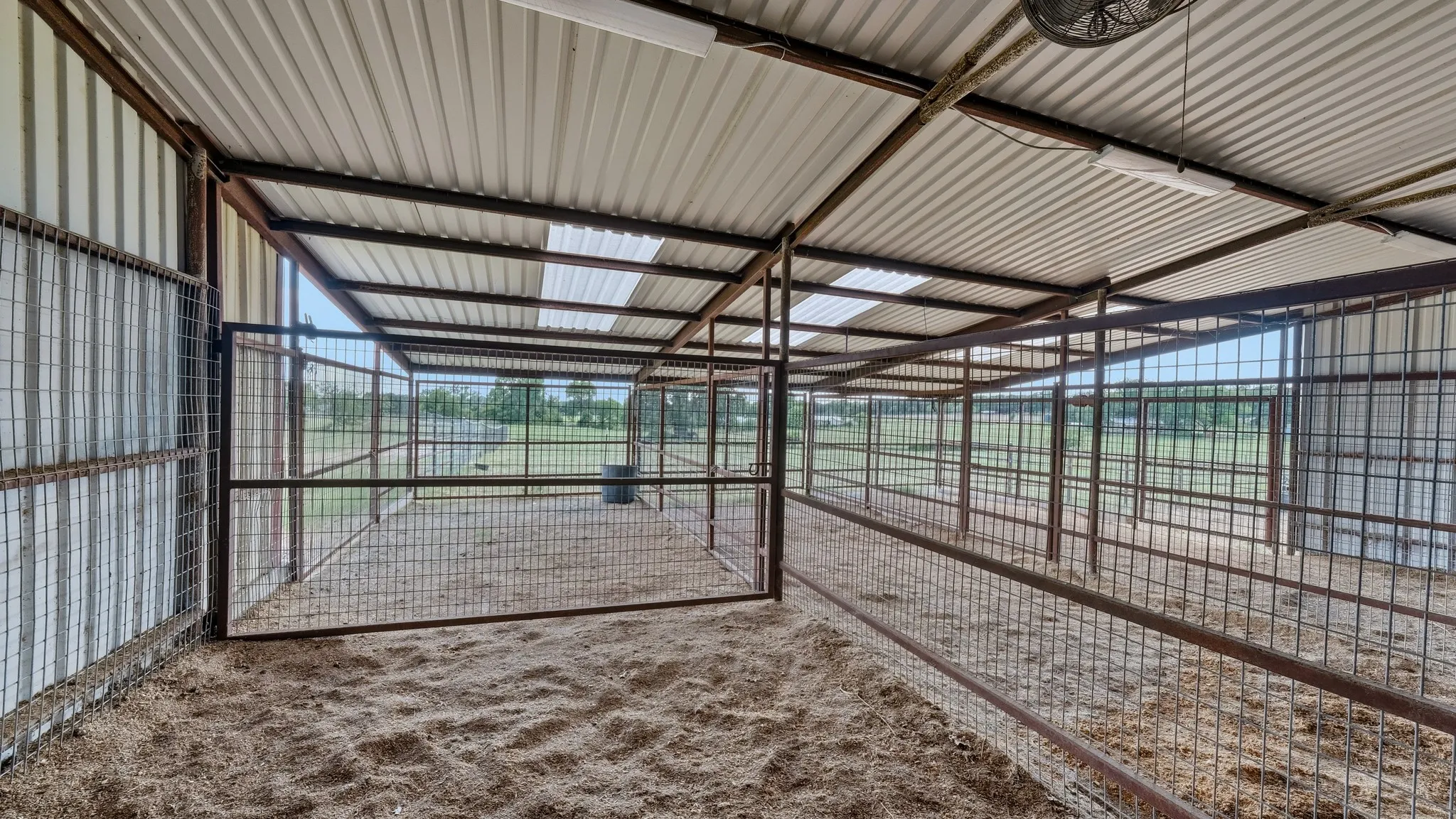 Single Family Residence For Sale in Parker County , 1229 Briarwood Street, Weatherford, Texas 76087, 3 Bedroom, 2 Bathroom, Garage spaces, 2,349 Sqft, built in 1979, mls#21324167, Real Estate Agent in Weatherford, Homes For Sale in Parker county, Homes For Sale in Weatherford, Realtor in Weatherford Texas, Real Estate Brokerage Independent Realty Texas, Luminita Cordes Realtor