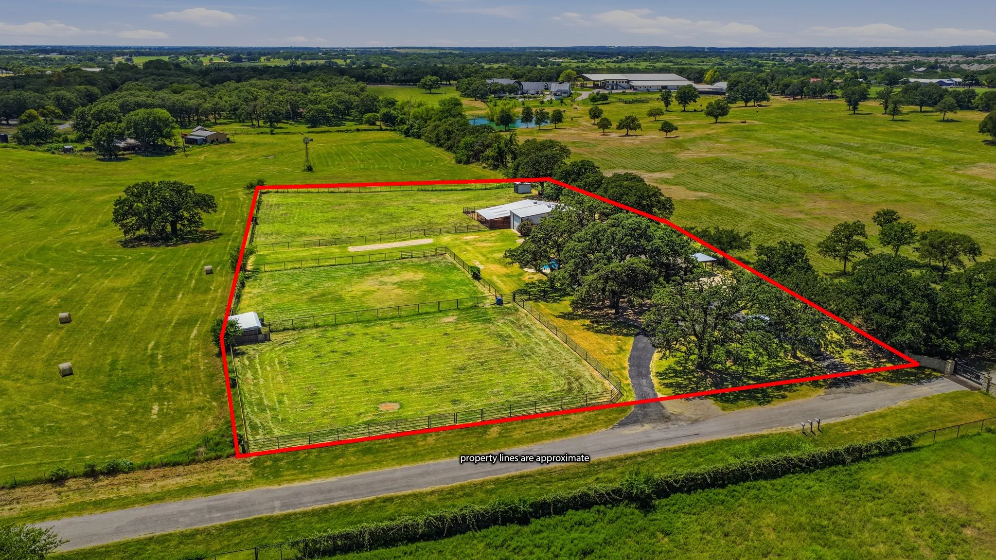 Single Family Residence For Sale in Parker County , 1229 Briarwood Street, Weatherford, Texas 76087, 3 Bedroom, 2 Bathroom, Garage spaces, 2,349 Sqft, built in 1979, mls#21324167, Real Estate Agent in Weatherford, Homes For Sale in Parker county, Homes For Sale in Weatherford, Realtor in Weatherford Texas, Real Estate Brokerage Independent Realty Texas, Luminita Cordes Realtor