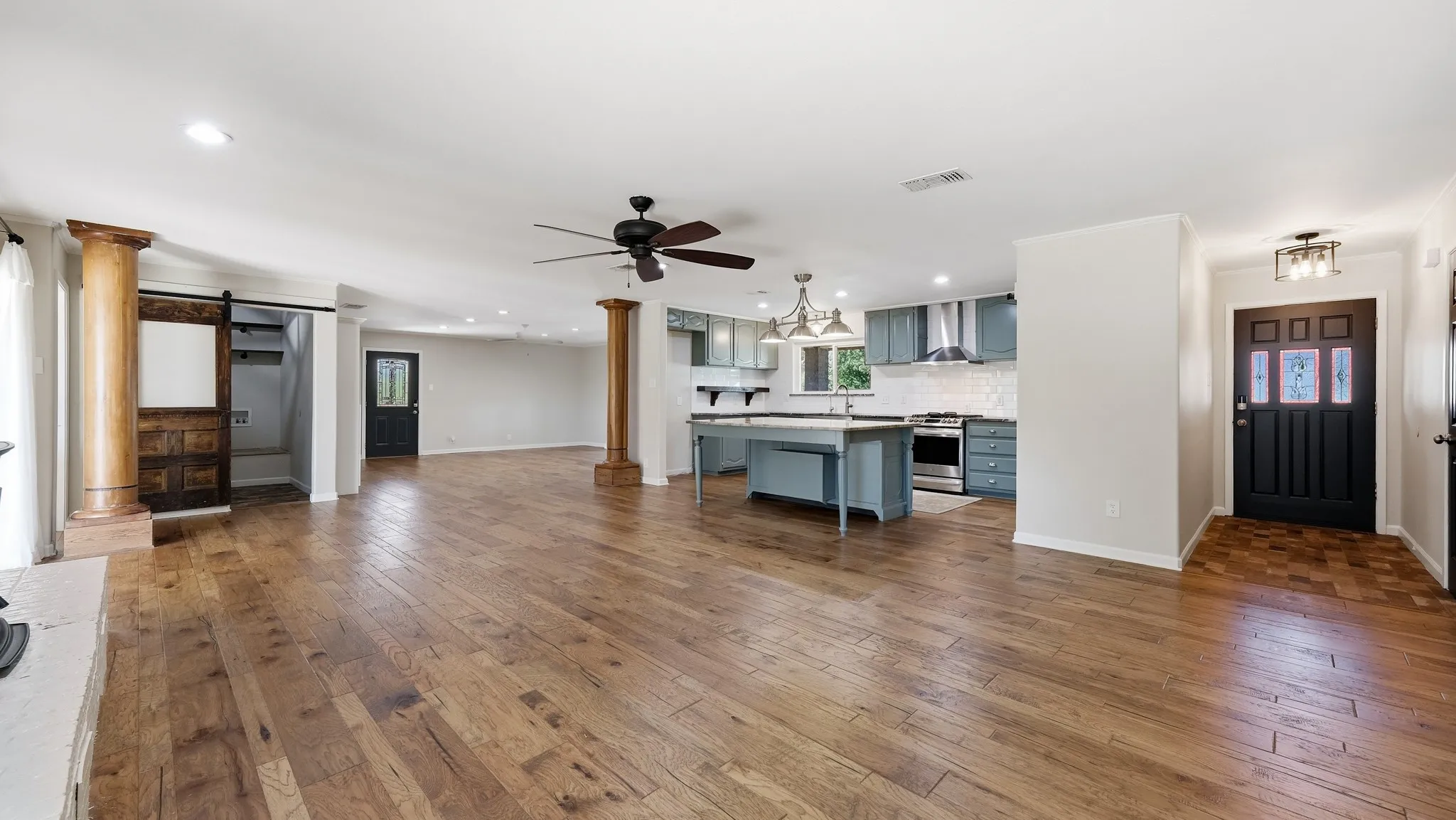 Single Family Residence For Sale in Parker County , 1229 Briarwood Street, Weatherford, Texas 76087, 3 Bedroom, 2 Bathroom, Garage spaces, 2,349 Sqft, built in 1979, mls#21324167, Real Estate Agent in Weatherford, Homes For Sale in Parker county, Homes For Sale in Weatherford, Realtor in Weatherford Texas, Real Estate Brokerage Independent Realty Texas, Luminita Cordes Realtor