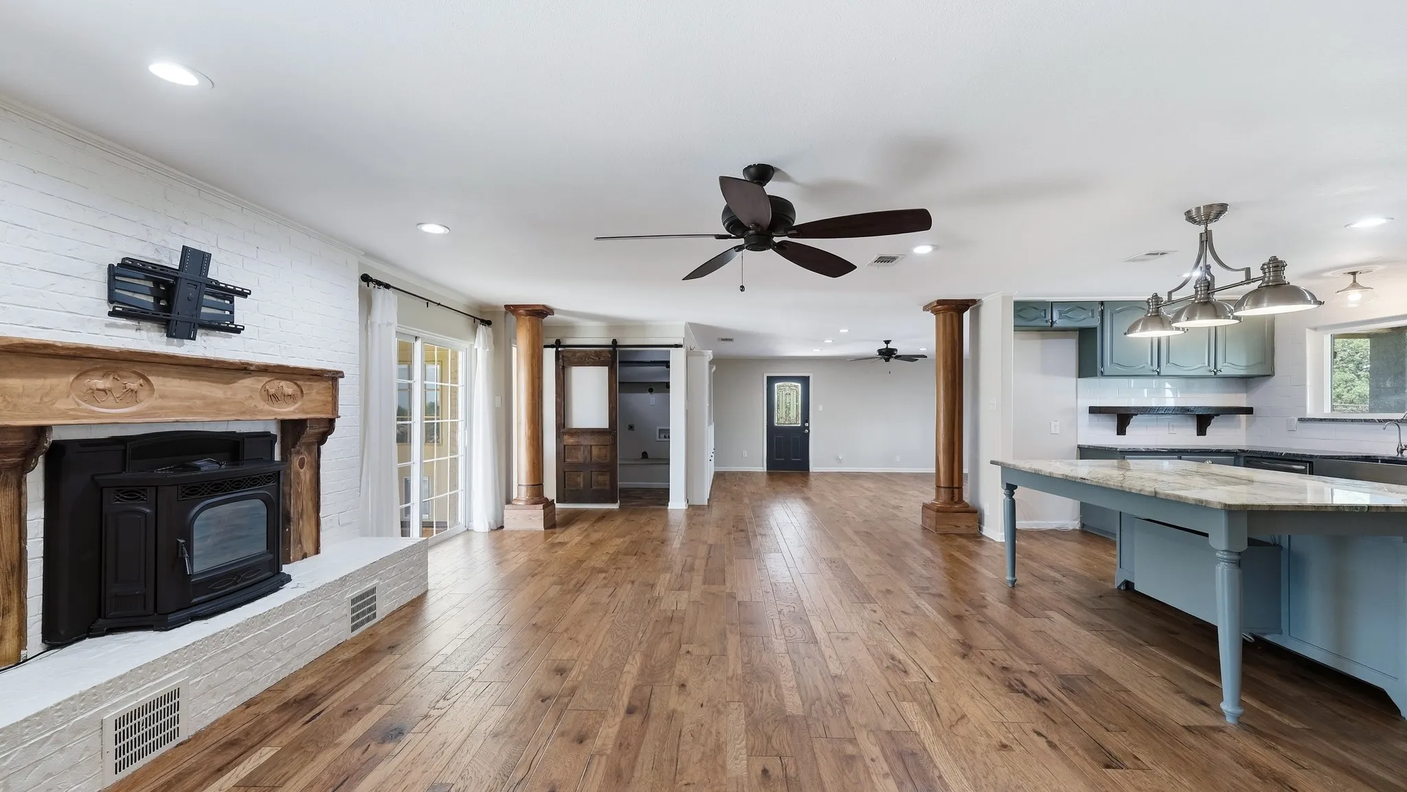 Single Family Residence For Sale in Parker County , 1229 Briarwood Street, Weatherford, Texas 76087, 3 Bedroom, 2 Bathroom, Garage spaces, 2,349 Sqft, built in 1979, mls#21324167, Real Estate Agent in Weatherford, Homes For Sale in Parker county, Homes For Sale in Weatherford, Realtor in Weatherford Texas, Real Estate Brokerage Independent Realty Texas, Luminita Cordes Realtor